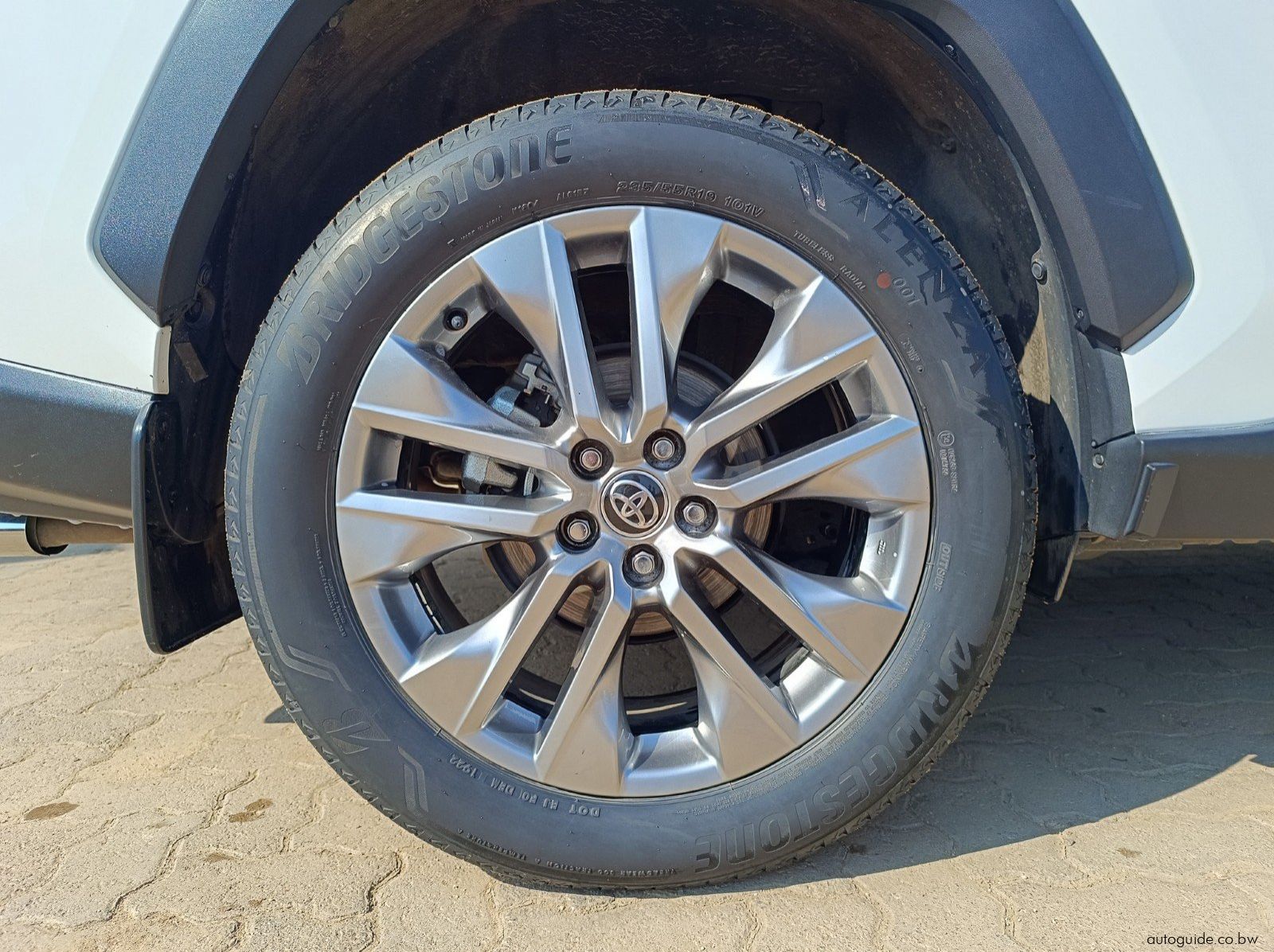 2022 Toyota Rav 4 VX pictures