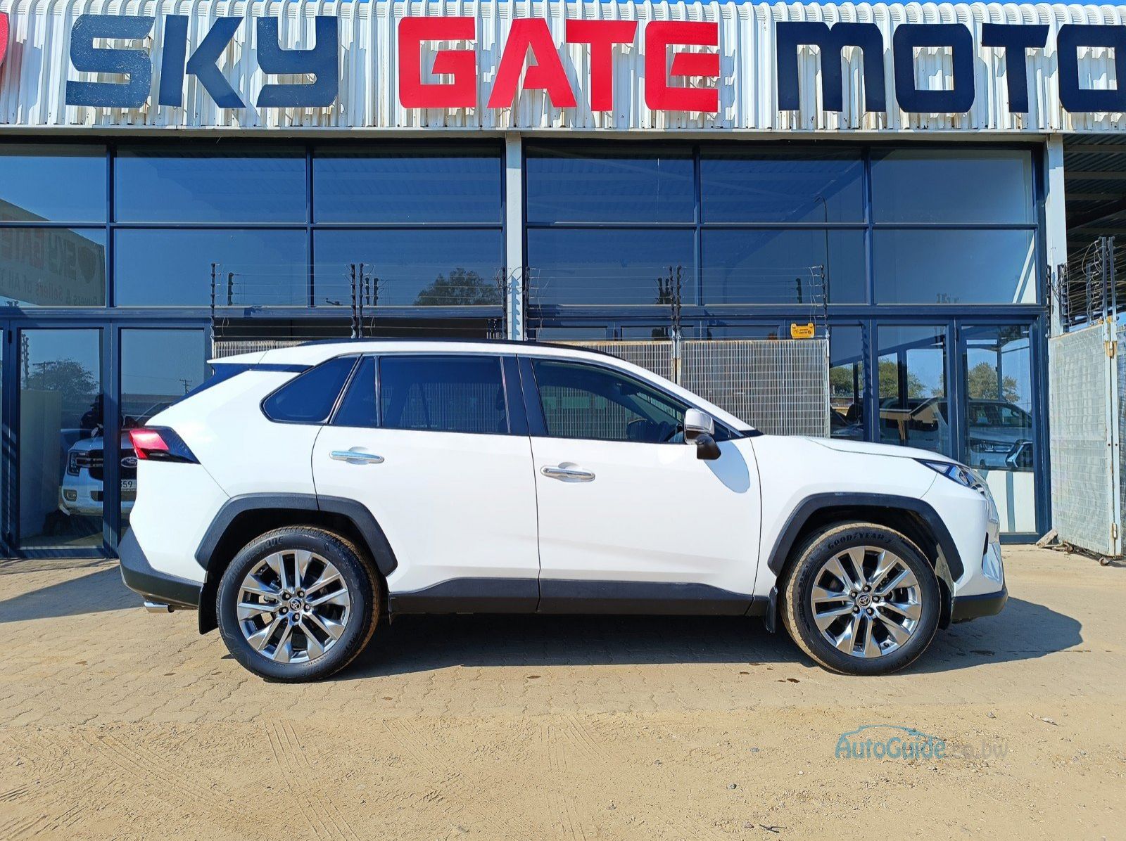 2022 Toyota Rav 4 VX pictures