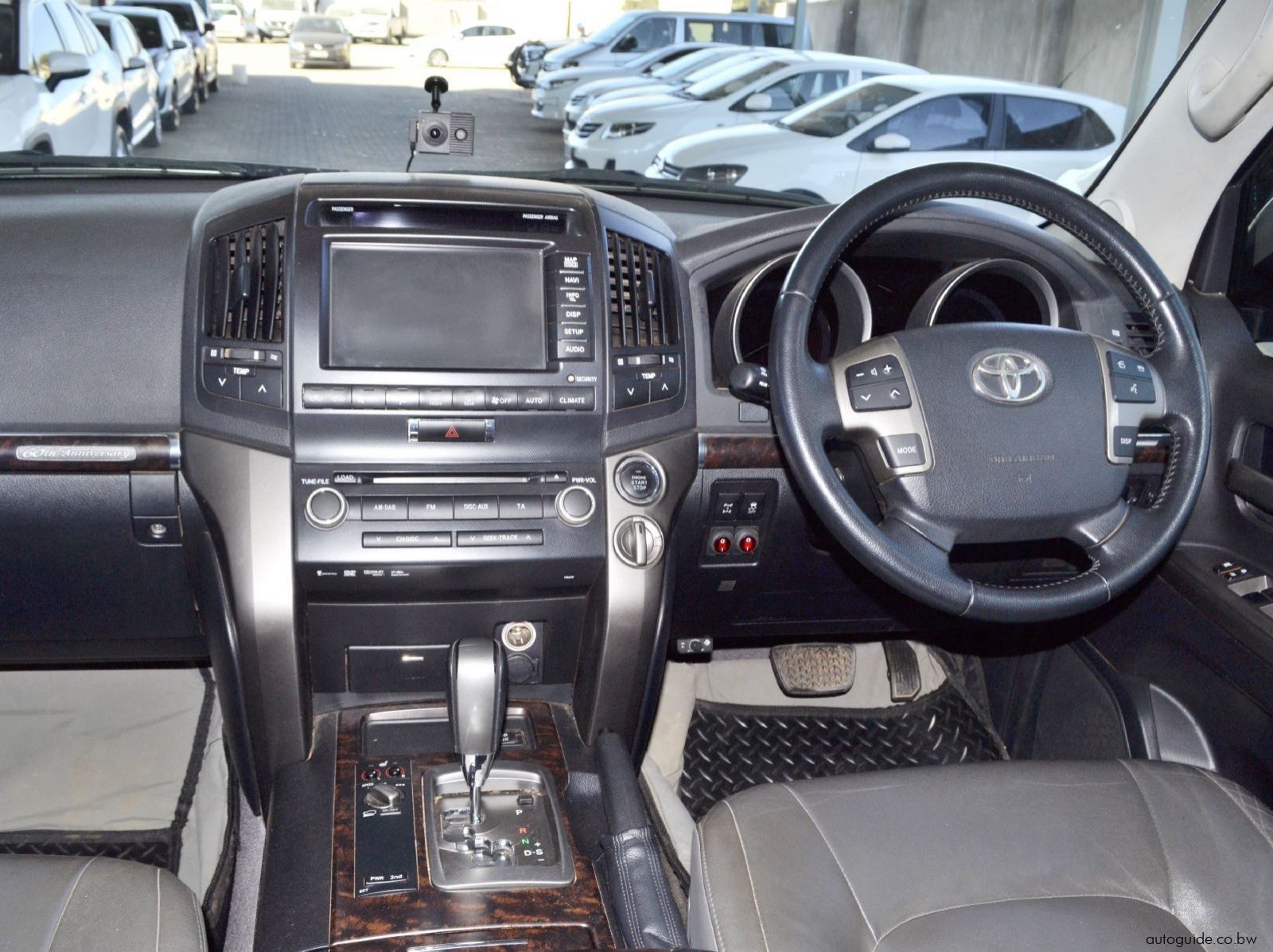 2012 Toyota Land Cruiser 200 Series VX V8  - 60th Anniversary pictures