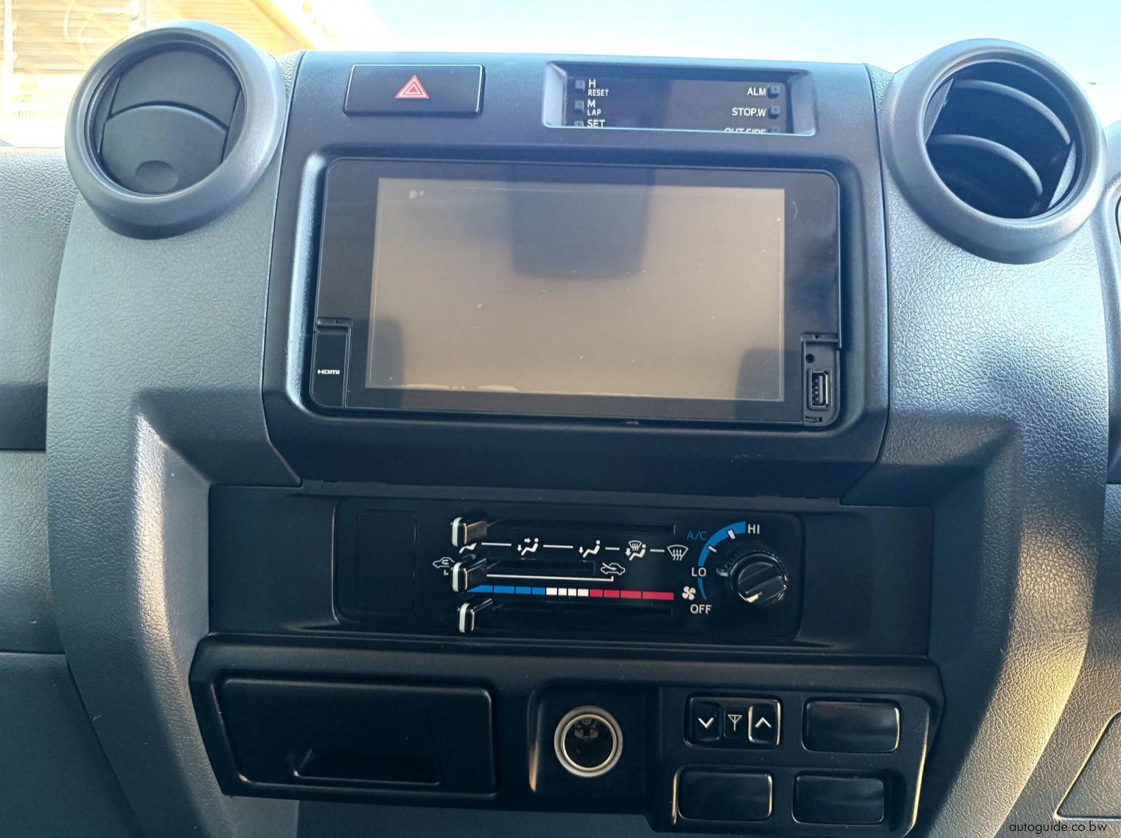 2019 Toyota Land Cruiser 4.5 LX V8 pictures