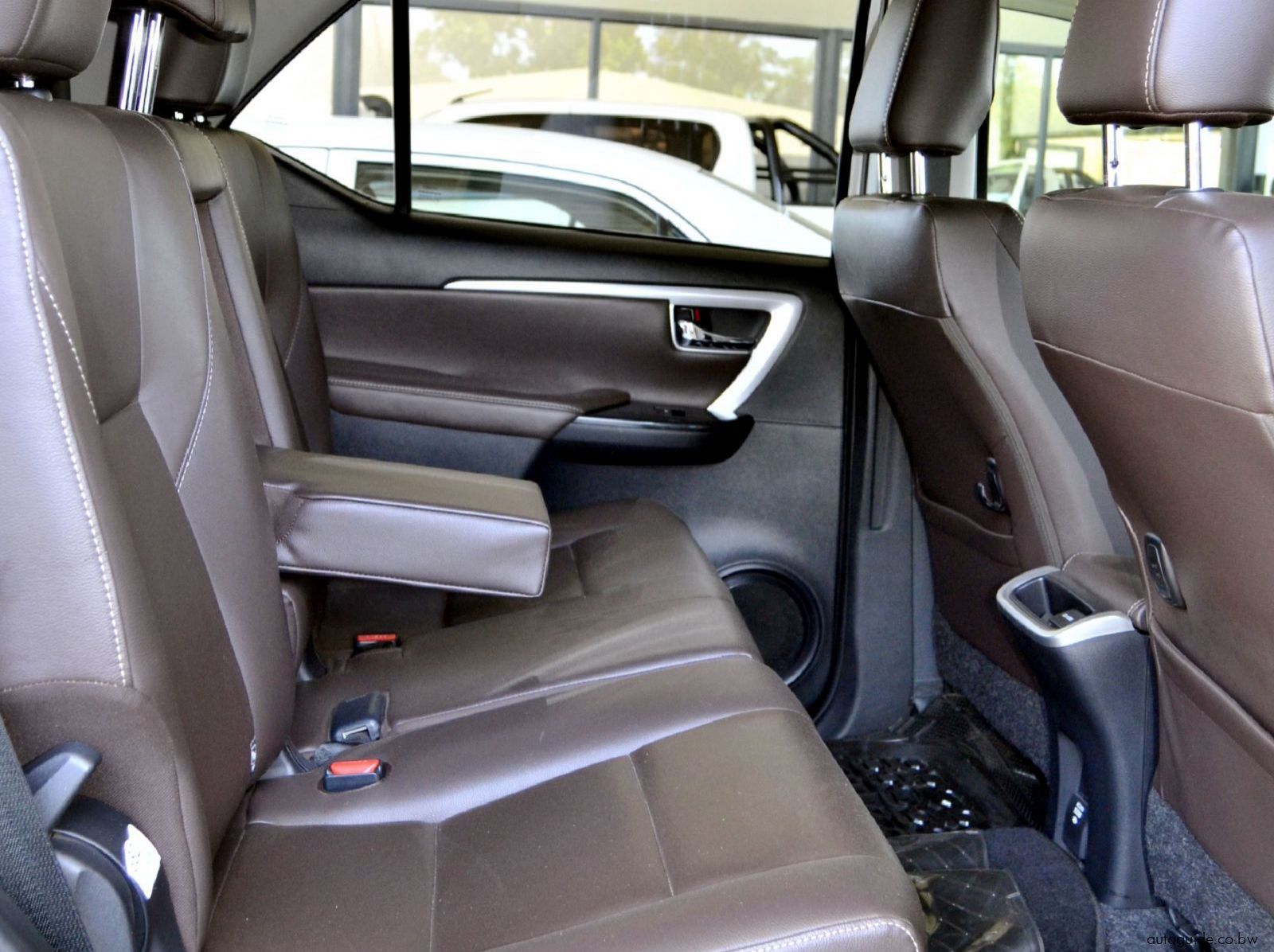 2020 Toyota Fortuner GD6 pictures