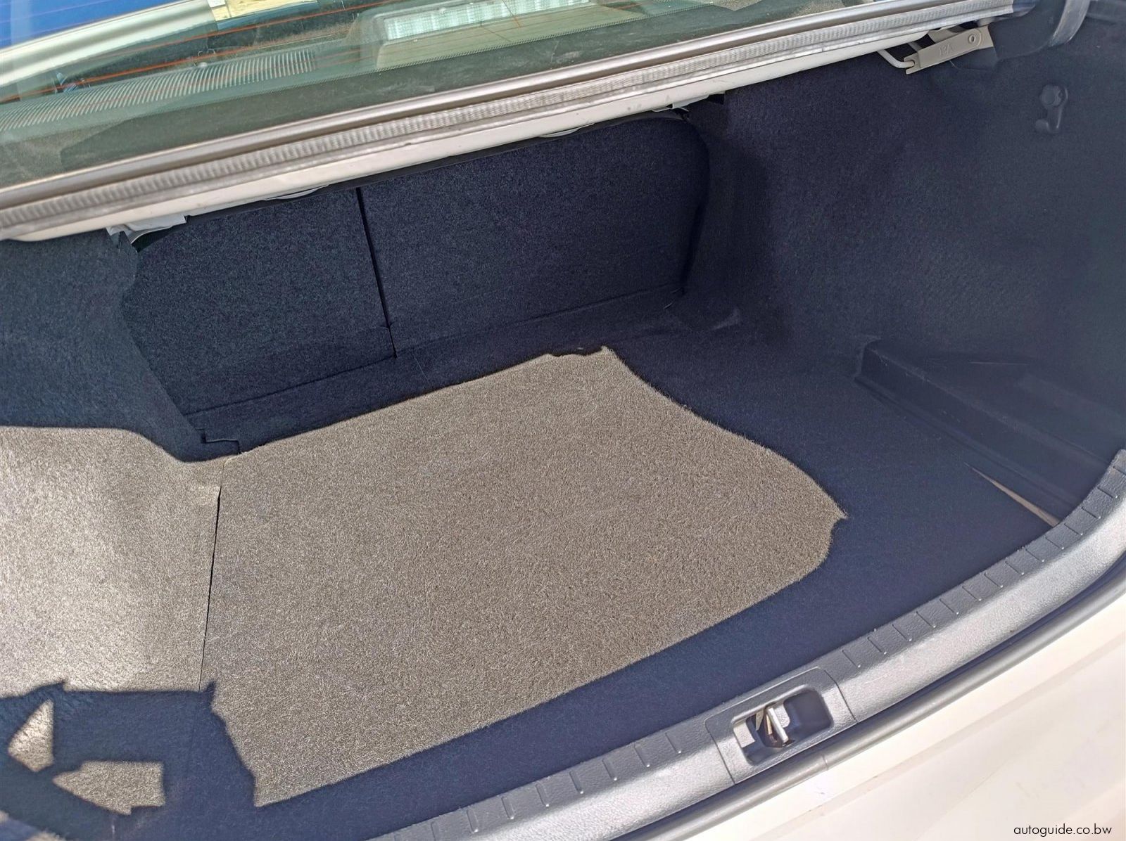2019 Toyota Corolla 1.6L pictures