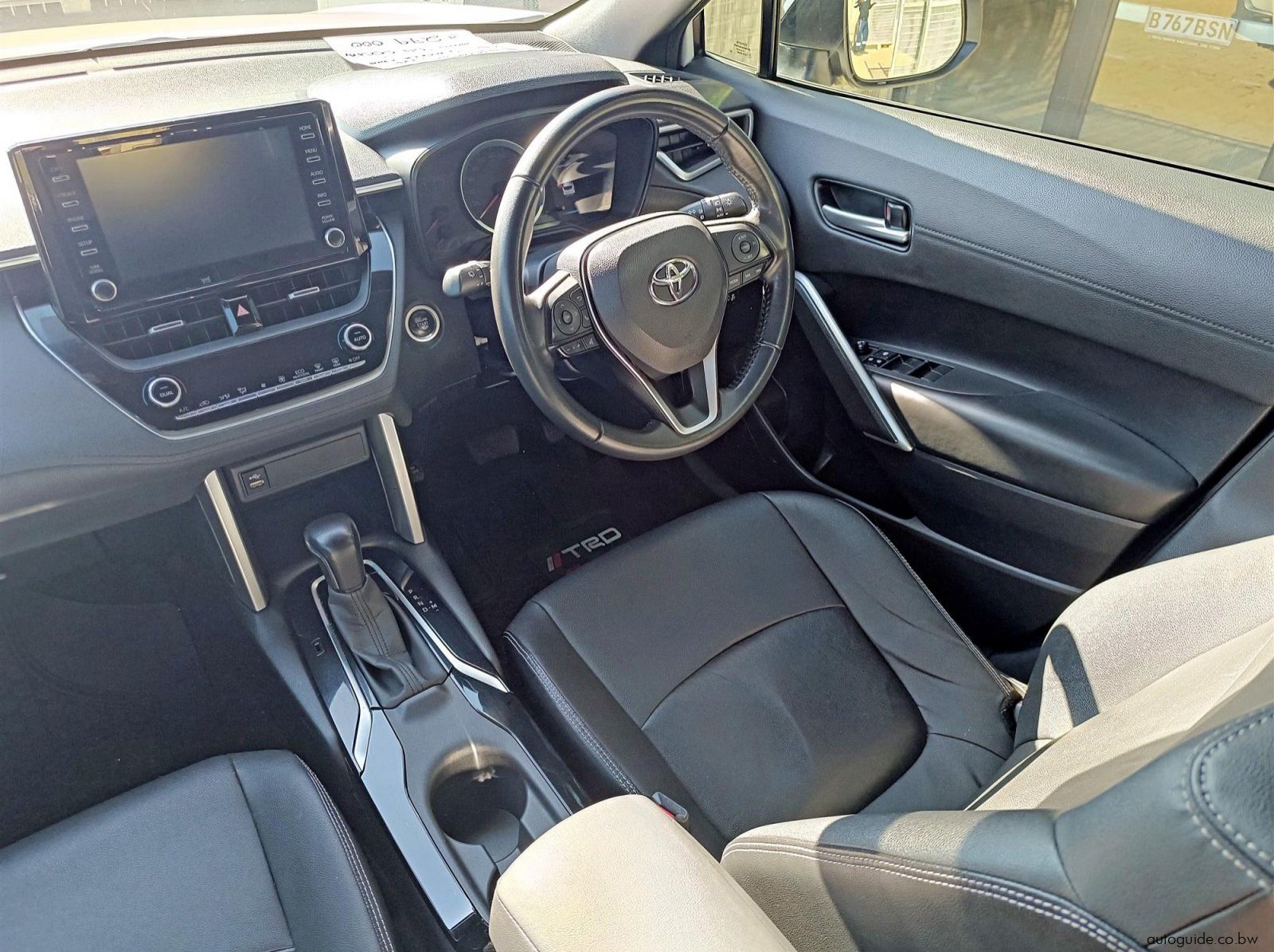 2022 Toyota Corolla Cross XS 1.8L A/T pictures