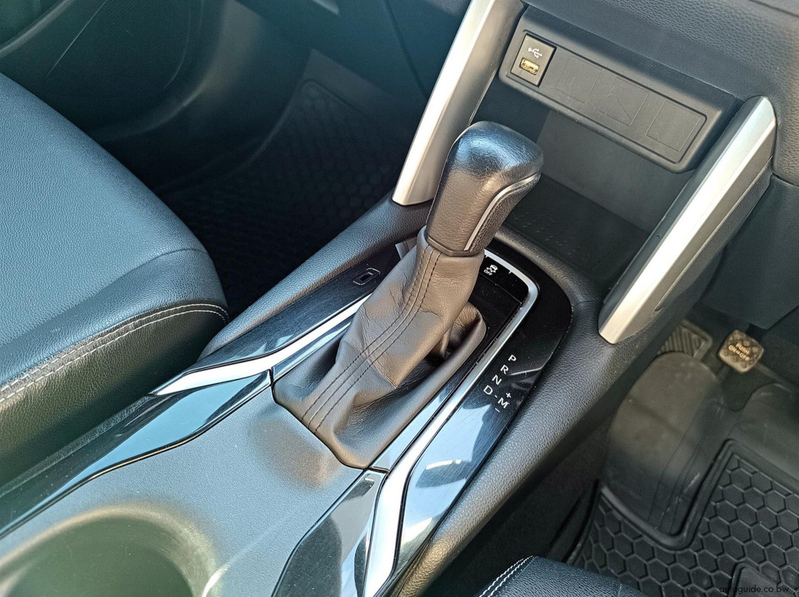 2022 Toyota Corolla Cross XS 1.8L A/T pictures