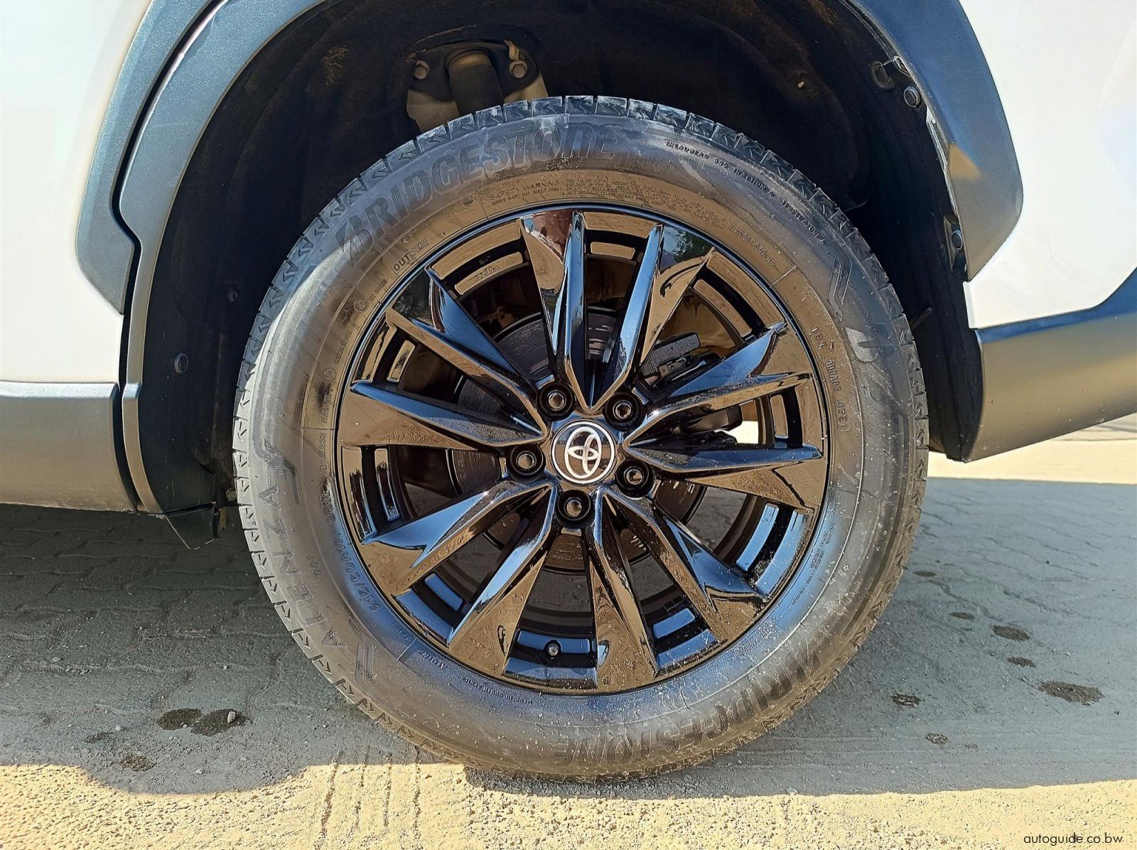2022 Toyota Corolla Cross XS 1.8L A/T pictures