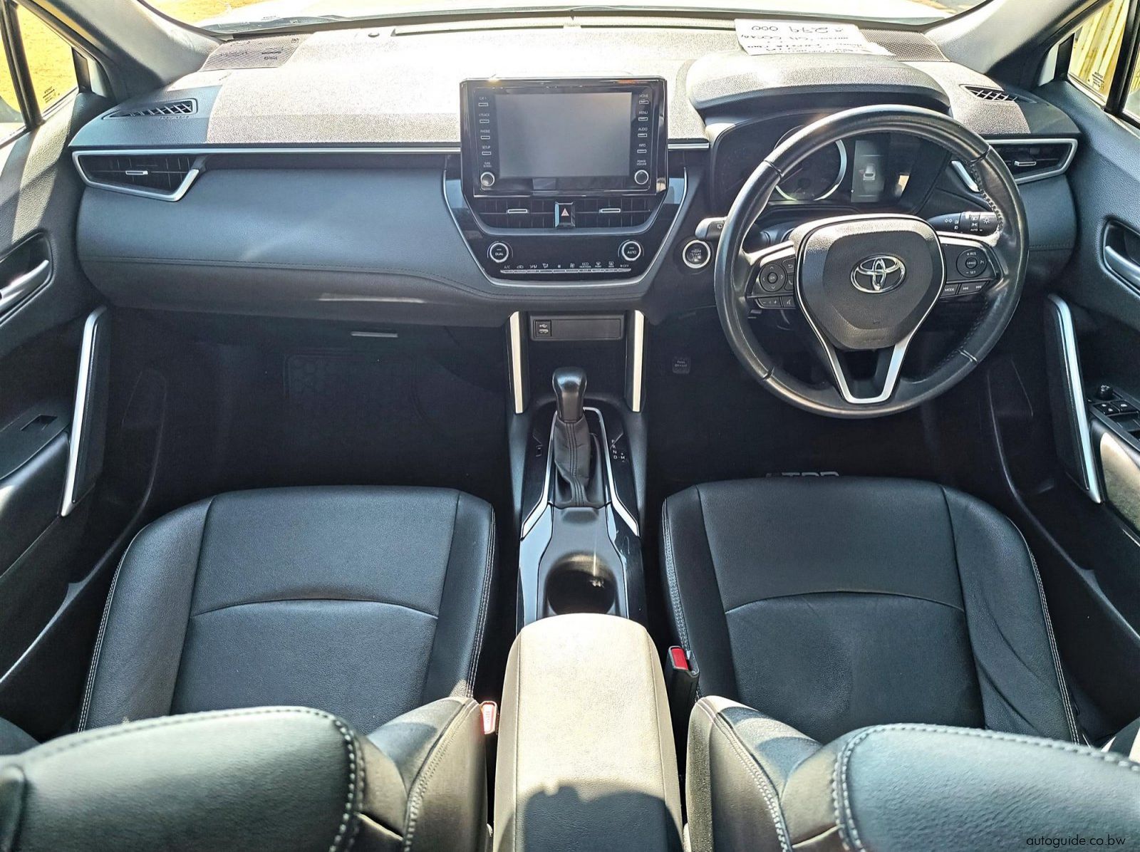2022 Toyota Corolla Cross XS 1.8L A/T pictures