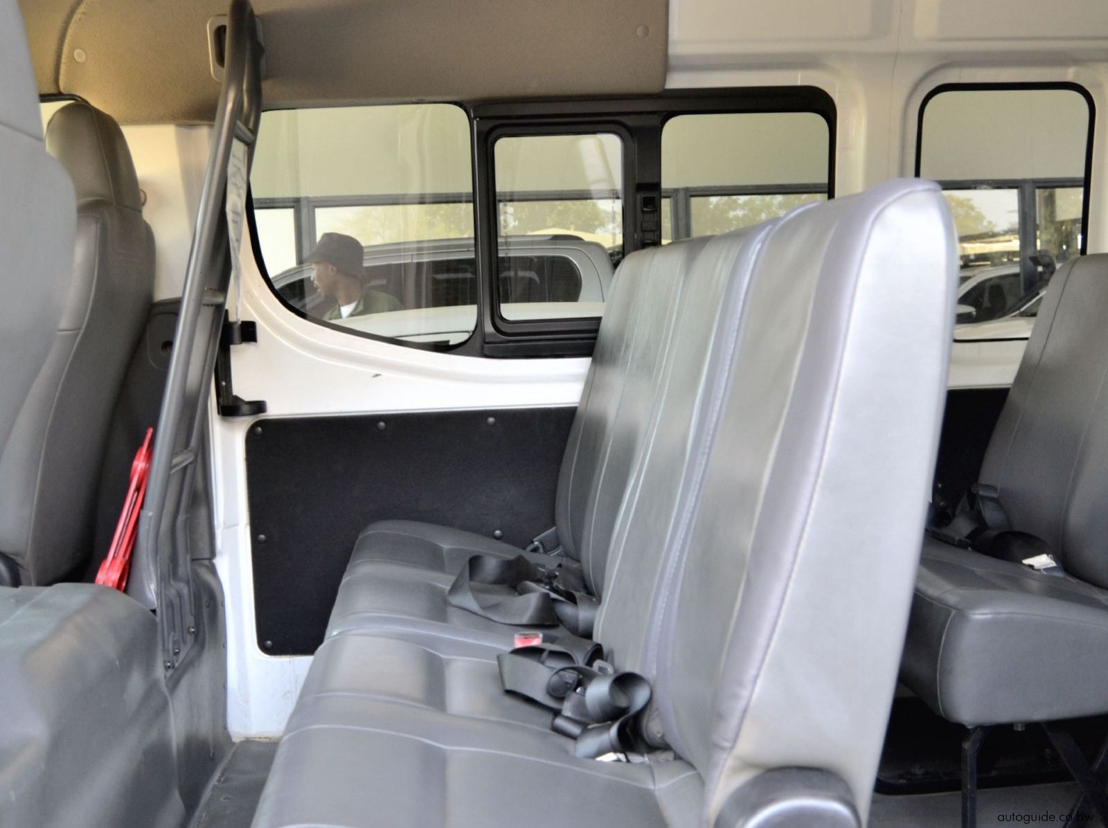 2020 Nissan NV350 pictures