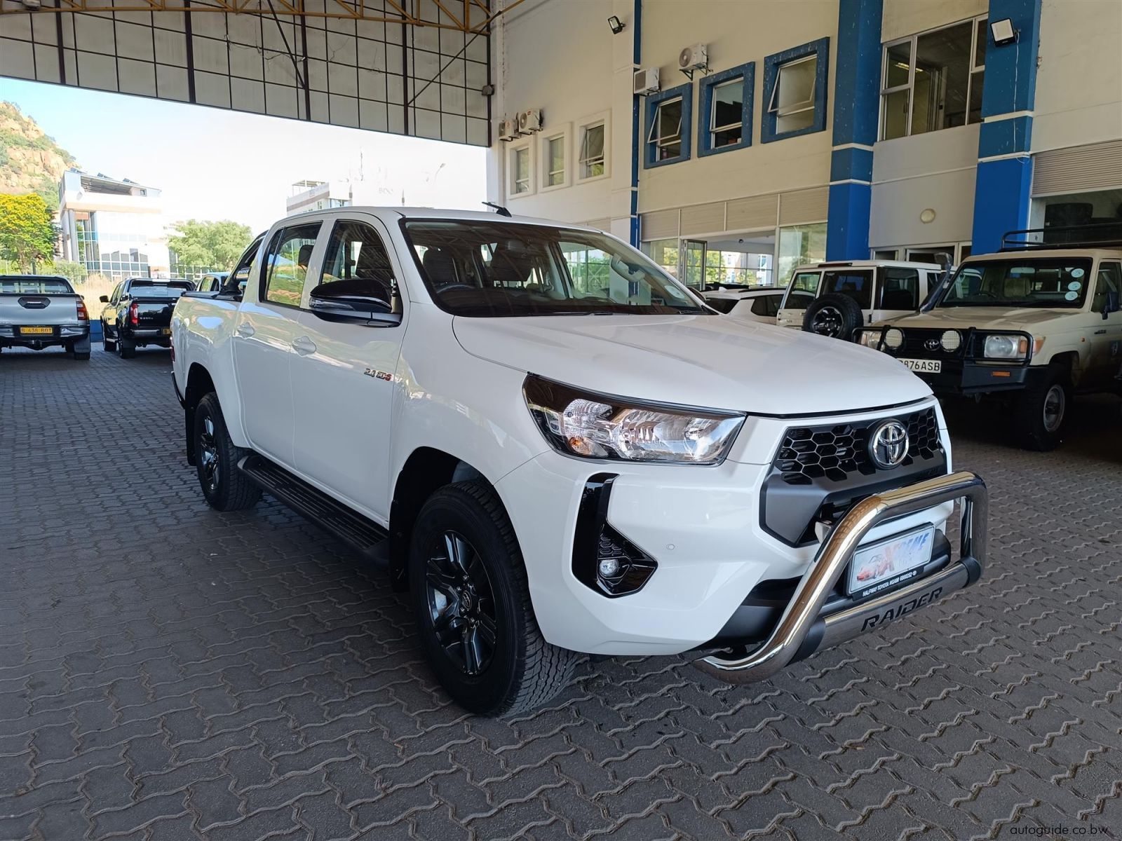 2025 Toyota Hilux Rider 2.4L GD-6 4x4 A/T photo