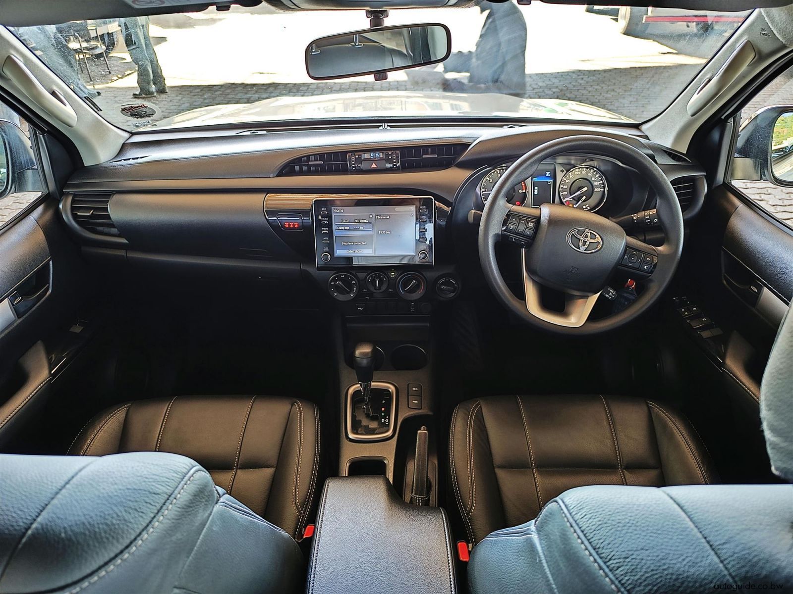 2025 Toyota Hilux Rider 2.4L GD-6 4x4 A/T photo