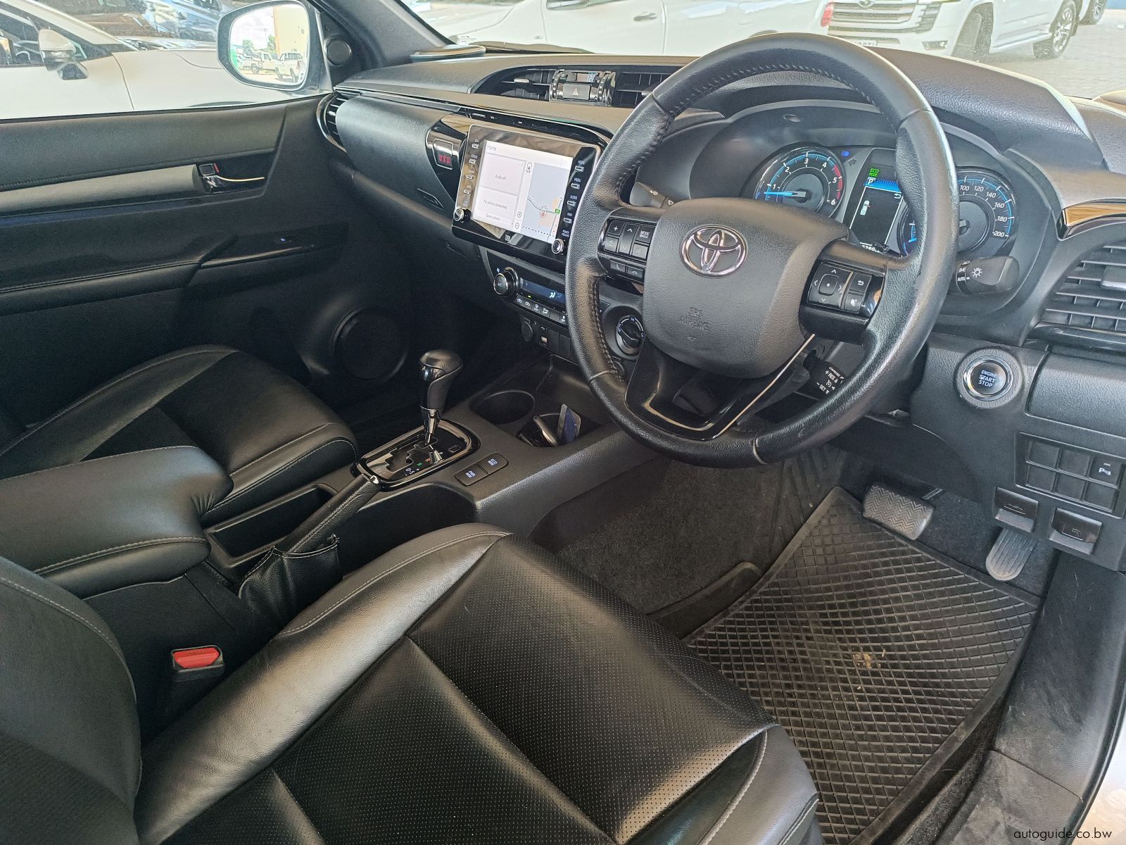 2022 Toyota Hilux 2.8 Legend 4x4 photo