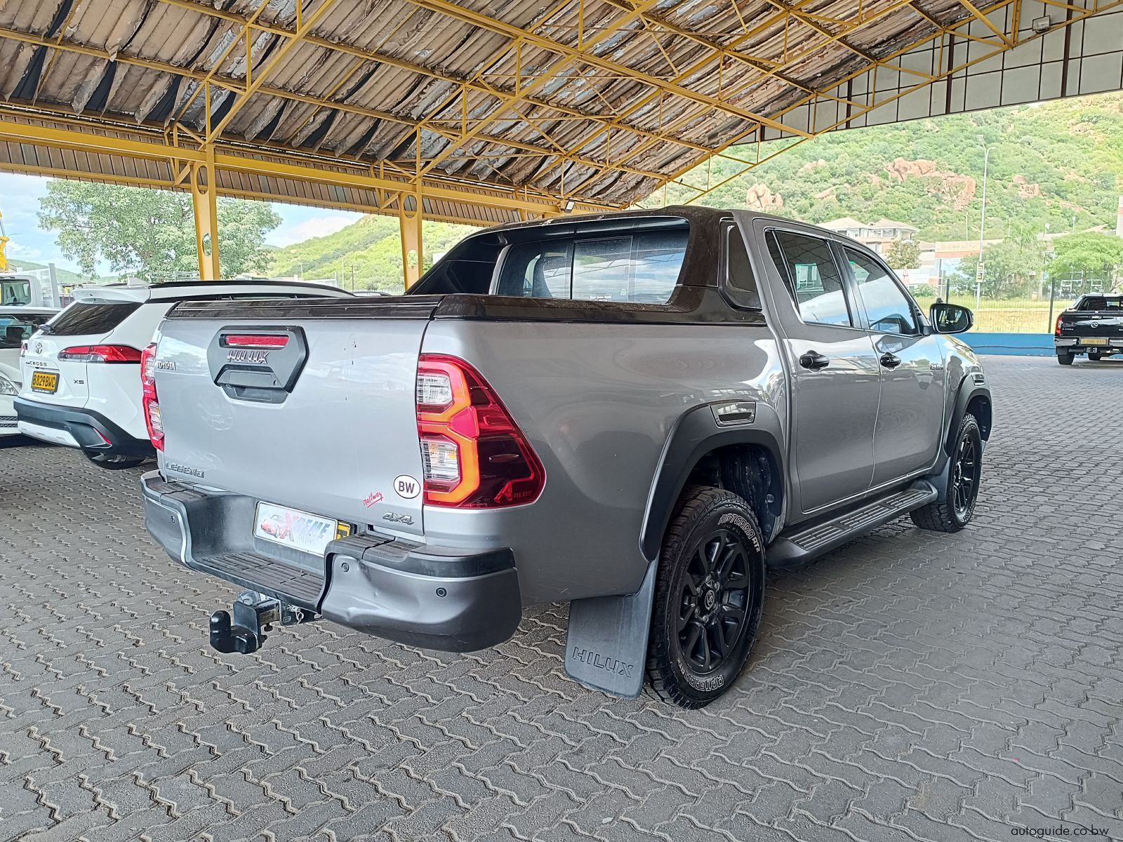 2022 Toyota Hilux 2.8 Legend 4x4 photo