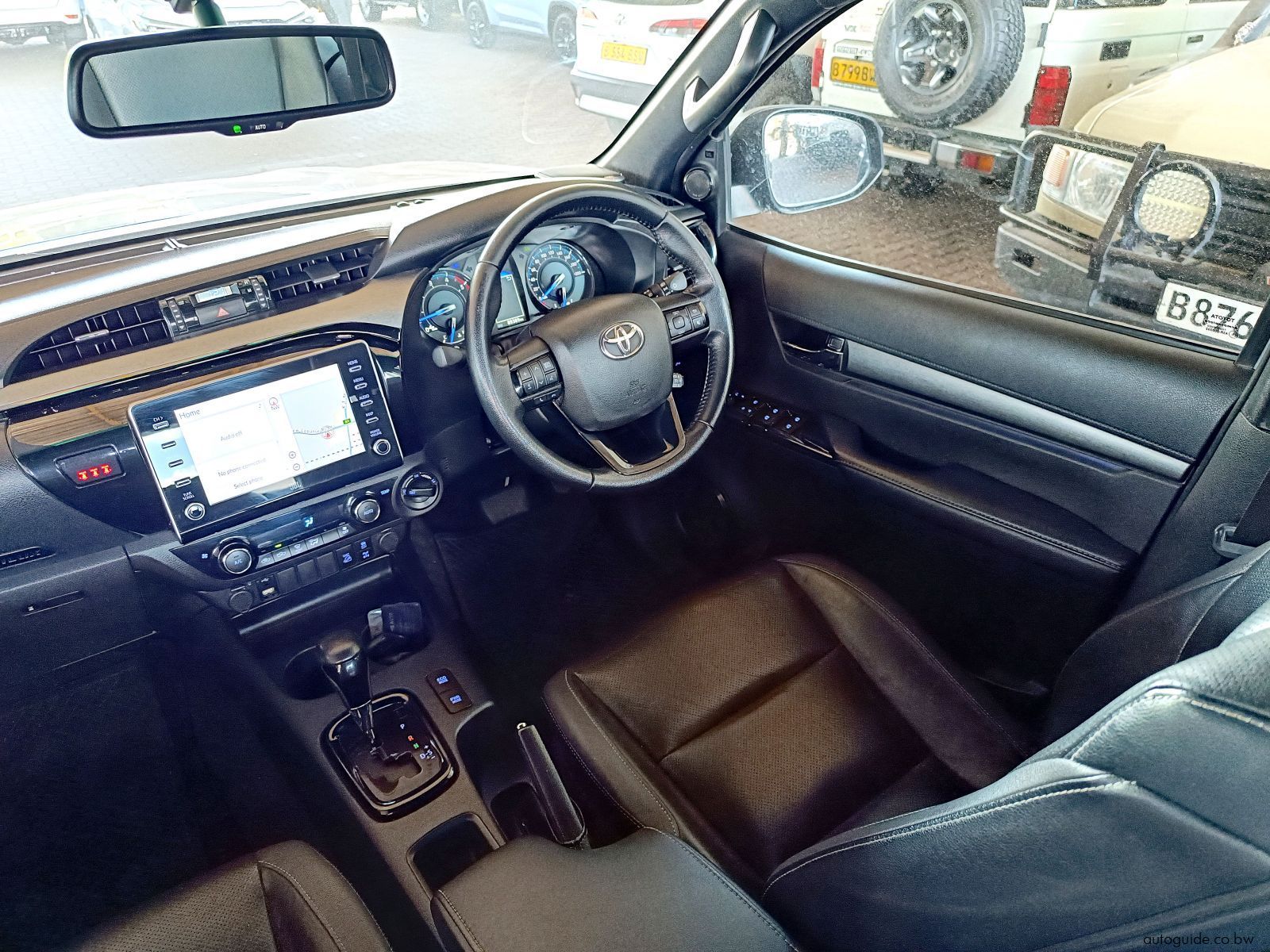 2022 Toyota Hilux 2.8 Legend 4x4 photo