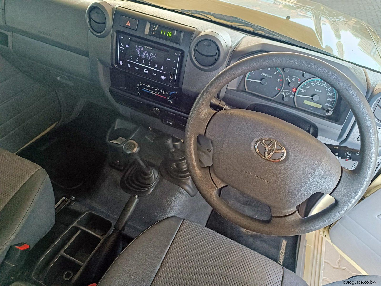 2023 Toyota Land Cruiser 4.2D photo