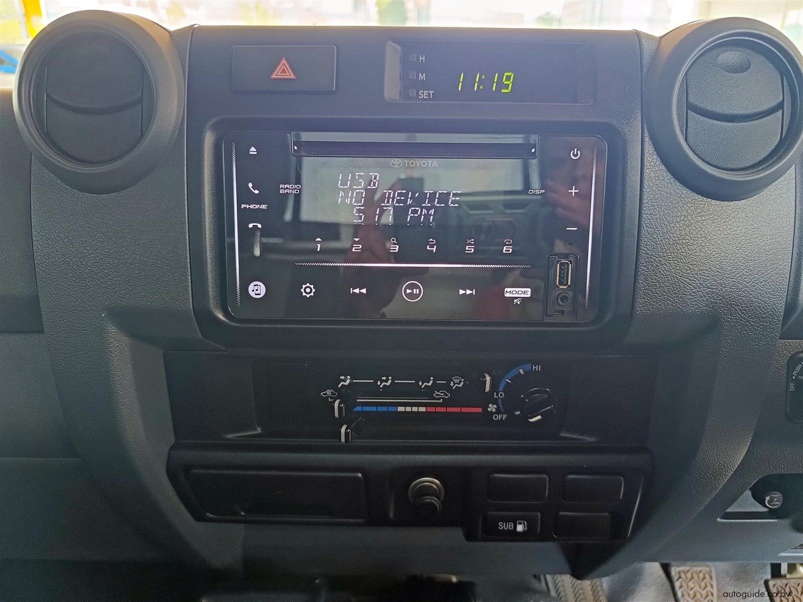 2023 Toyota Land Cruiser 4.2D photo
