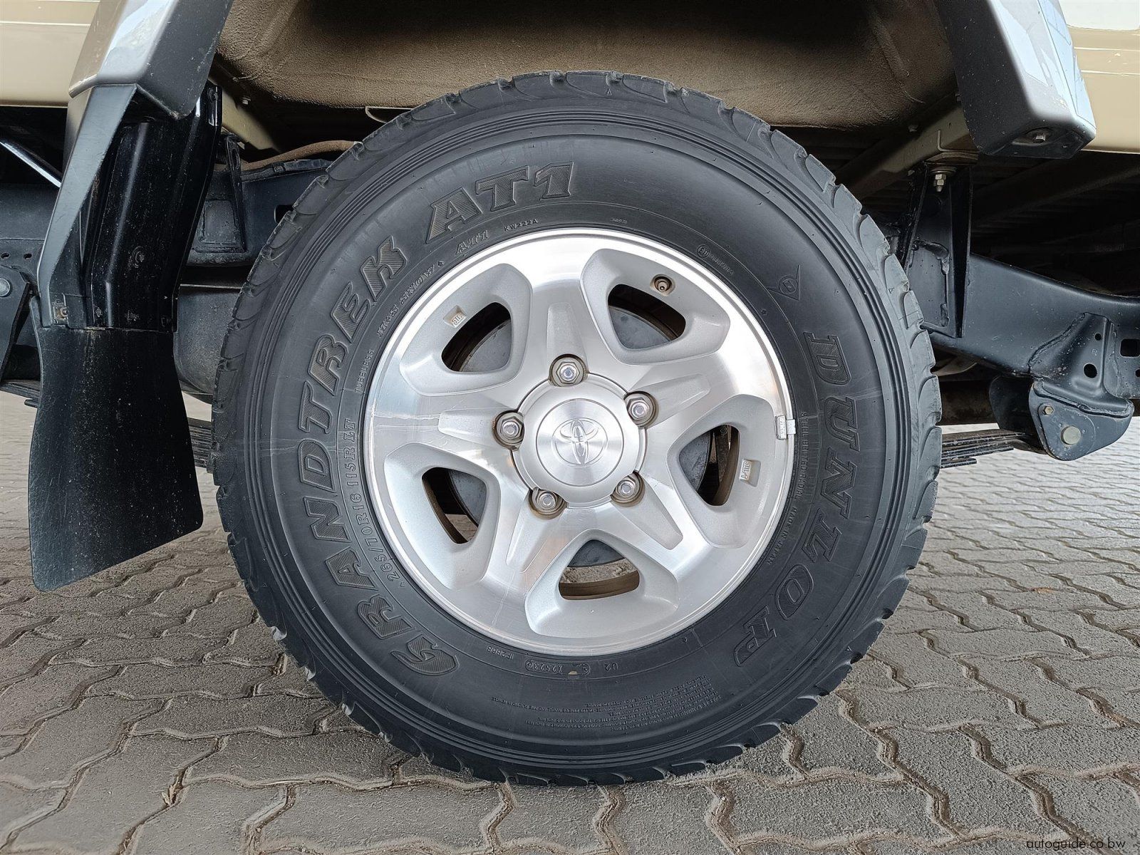 2023 Toyota Land Cruiser 4.2D photo