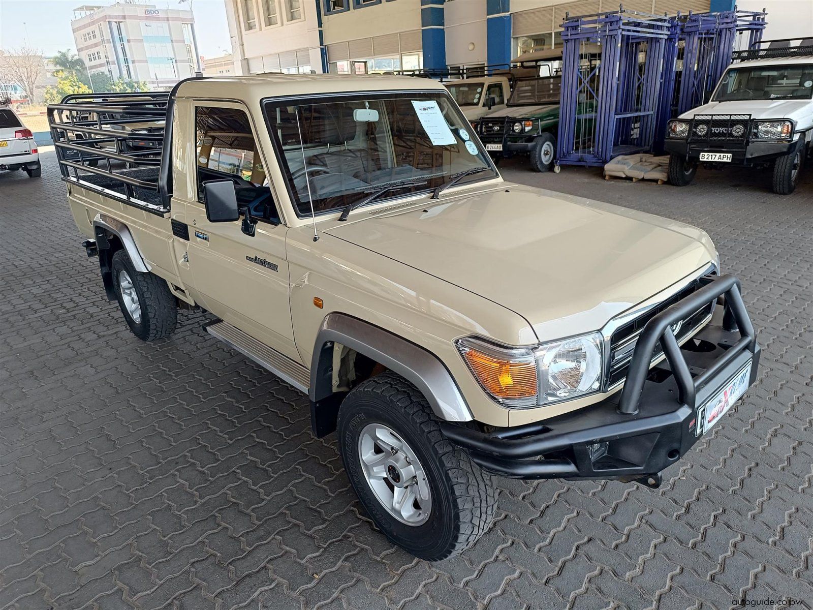 2023 Toyota Land Cruiser 4.2D photo