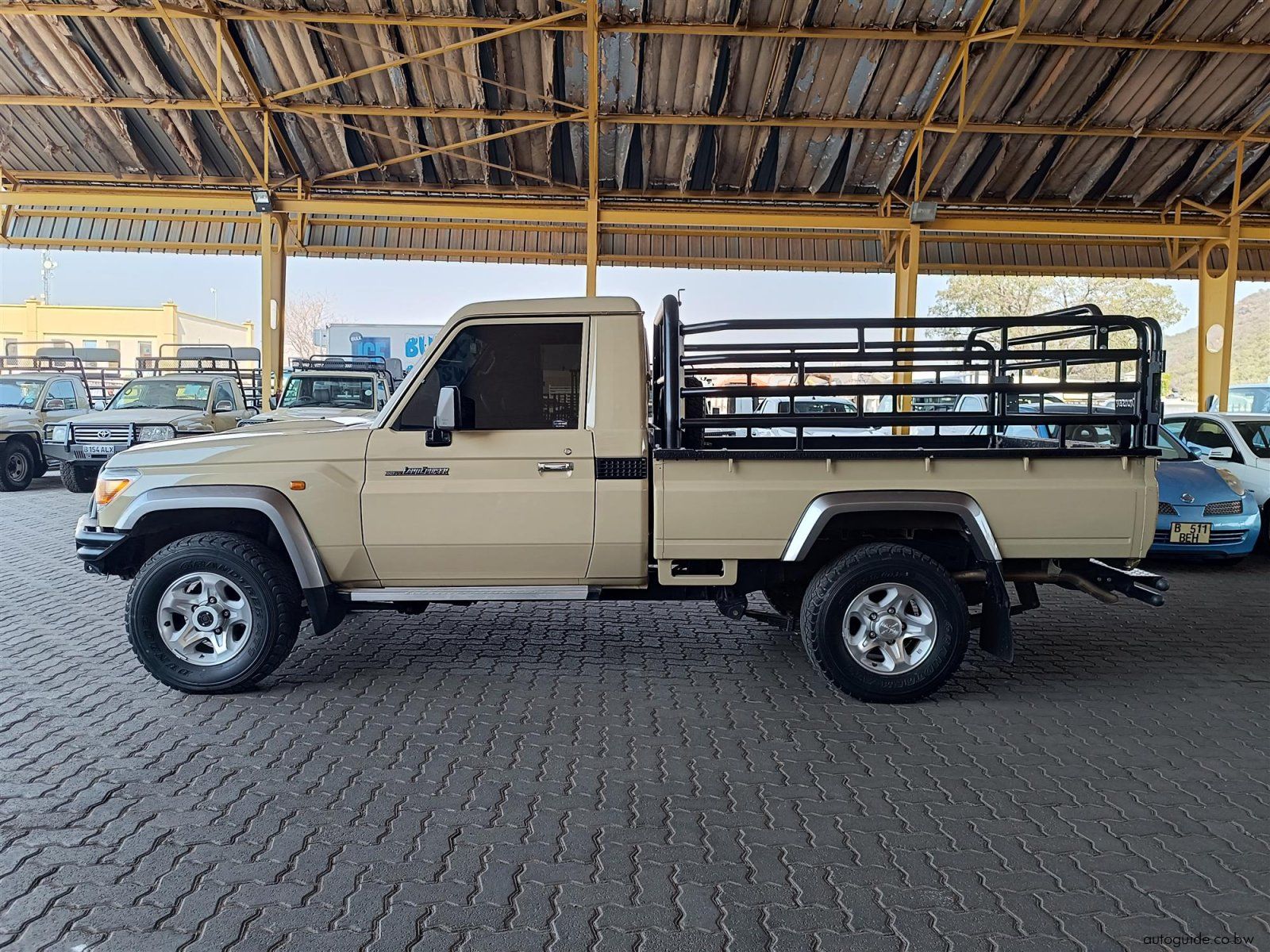 2023 Toyota Land Cruiser 4.2D photo