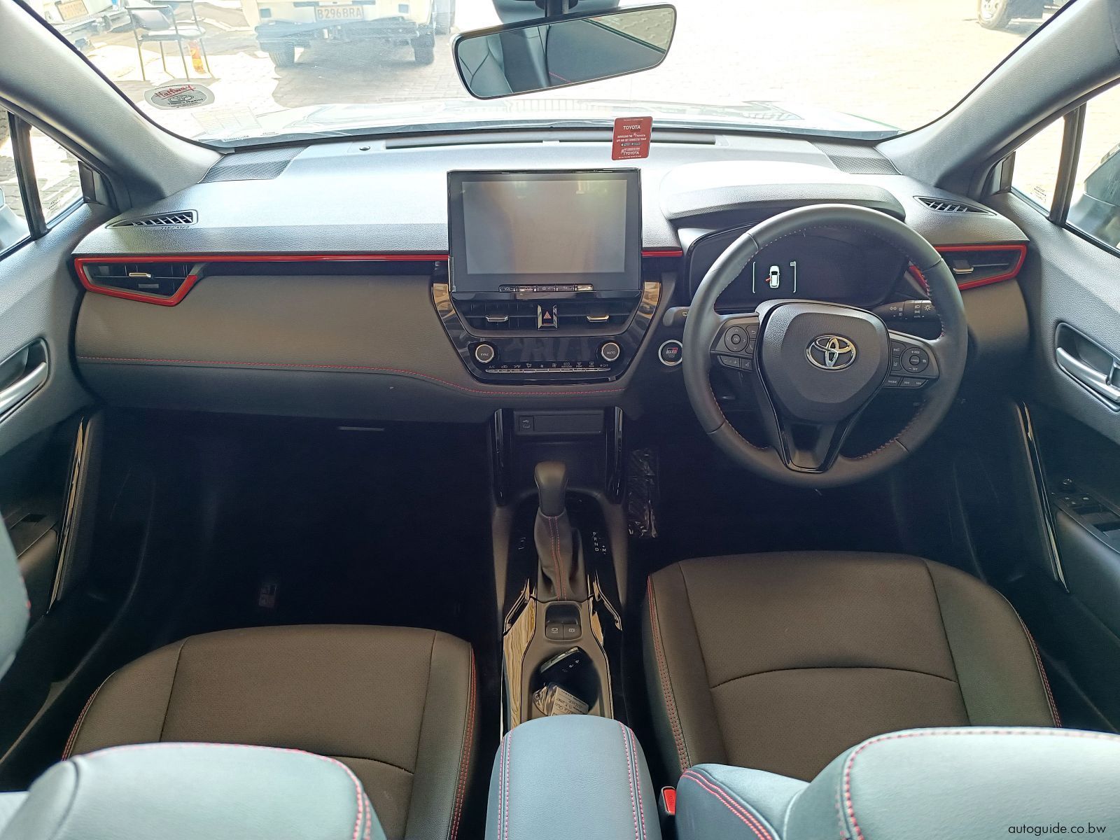 2025 Toyota Corolla Cross GR photo