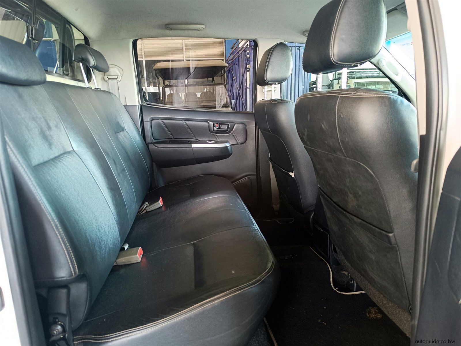 2015 Toyota Hilux Legend 45 VVTi photo