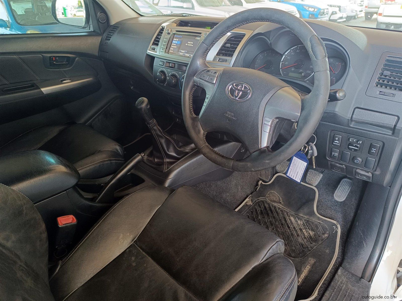 2015 Toyota Hilux Legend 45 VVTi photo