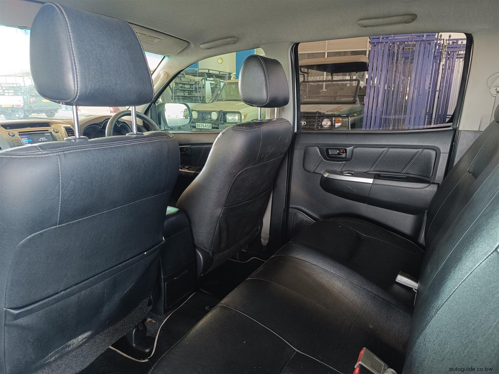 2015 Toyota Hilux Legend 45 VVTi photo