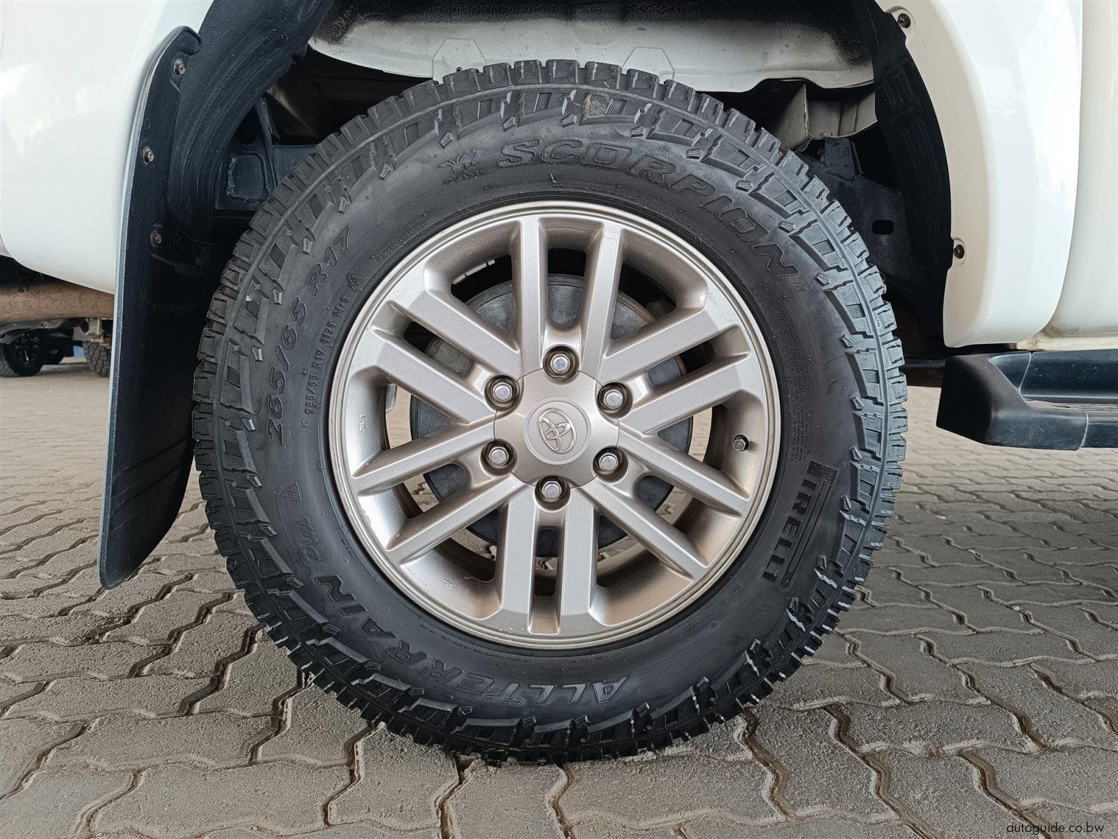 2015 Toyota Hilux Legend 45 VVTi photo