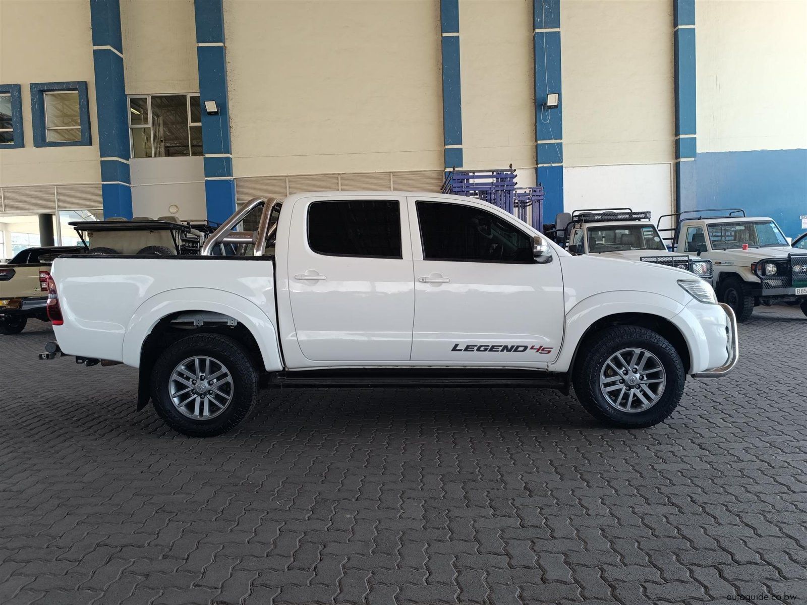 2015 Toyota Hilux Legend 45 VVTi photo
