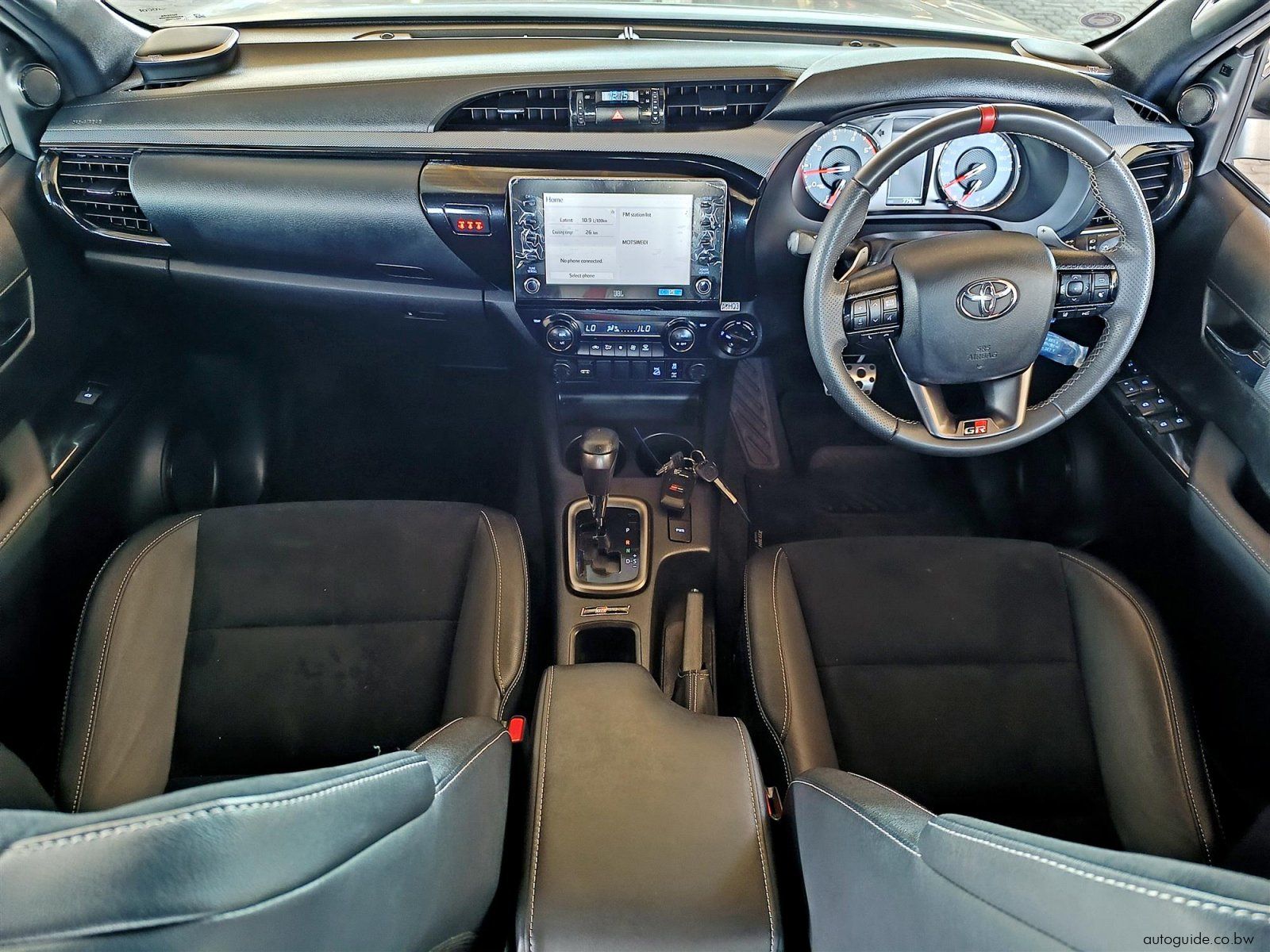 2024 Toyota Hilux GR-Sport 2.8GD-6 4x4 A/T photo