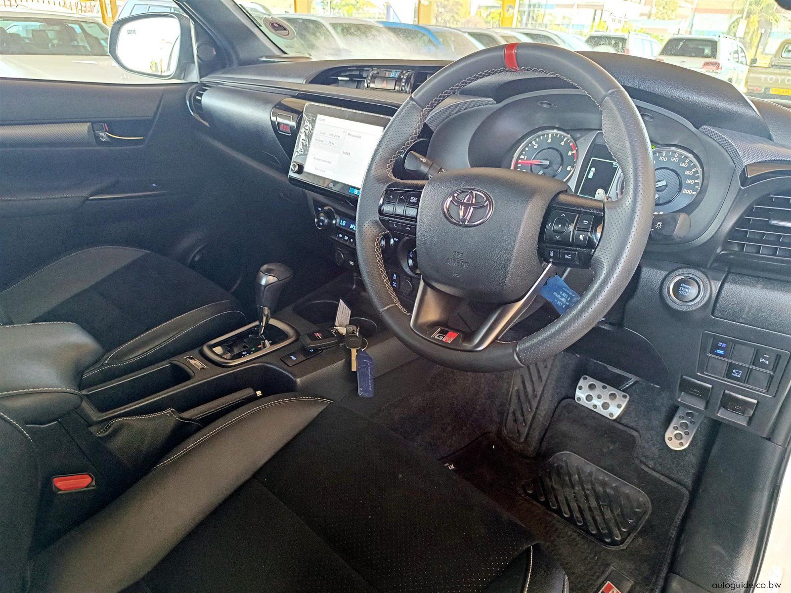 2024 Toyota Hilux GR-Sport 2.8GD-6 4x4 A/T photo