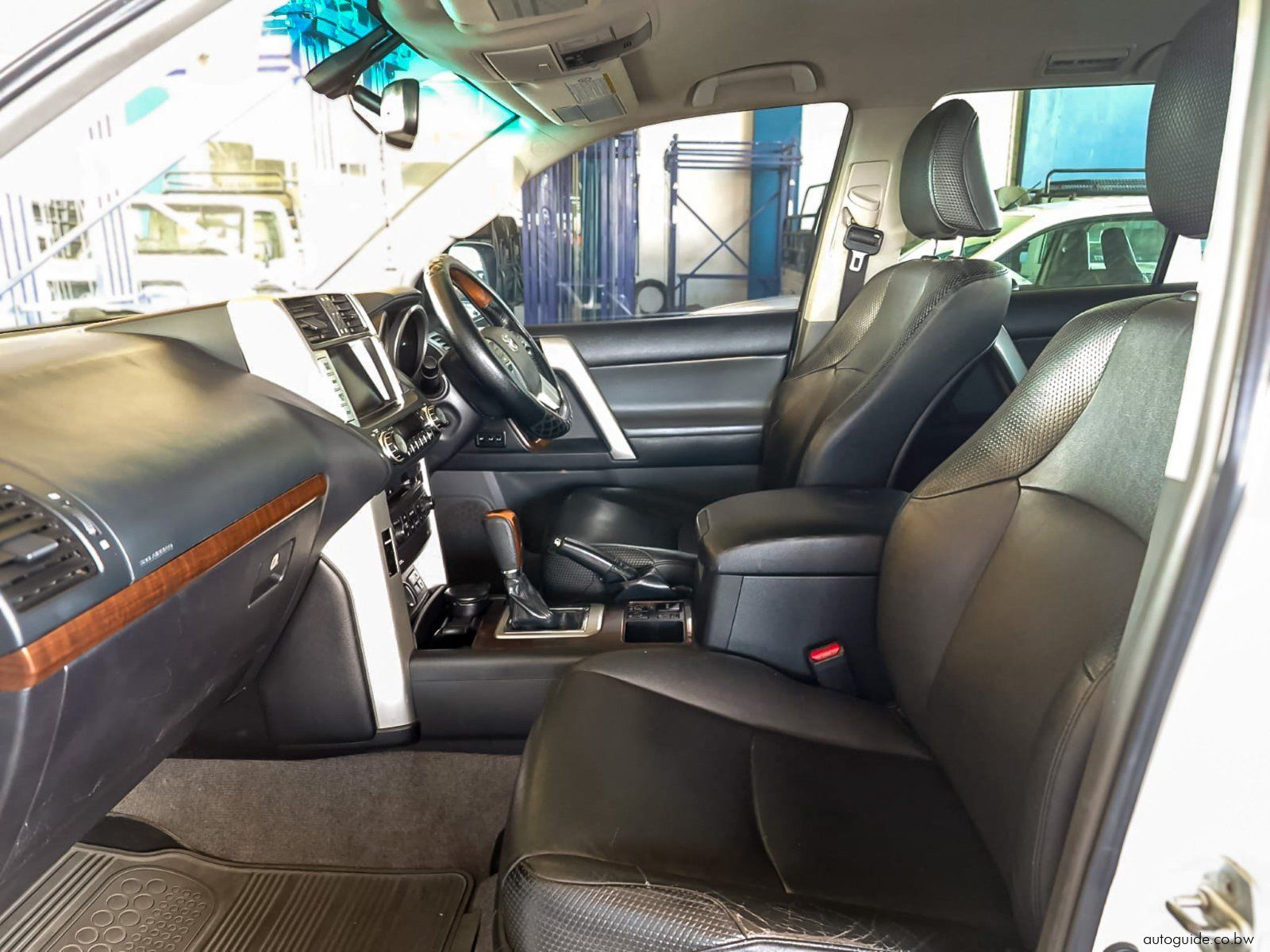 2013 Toyota Prado 3.0 D4D photo