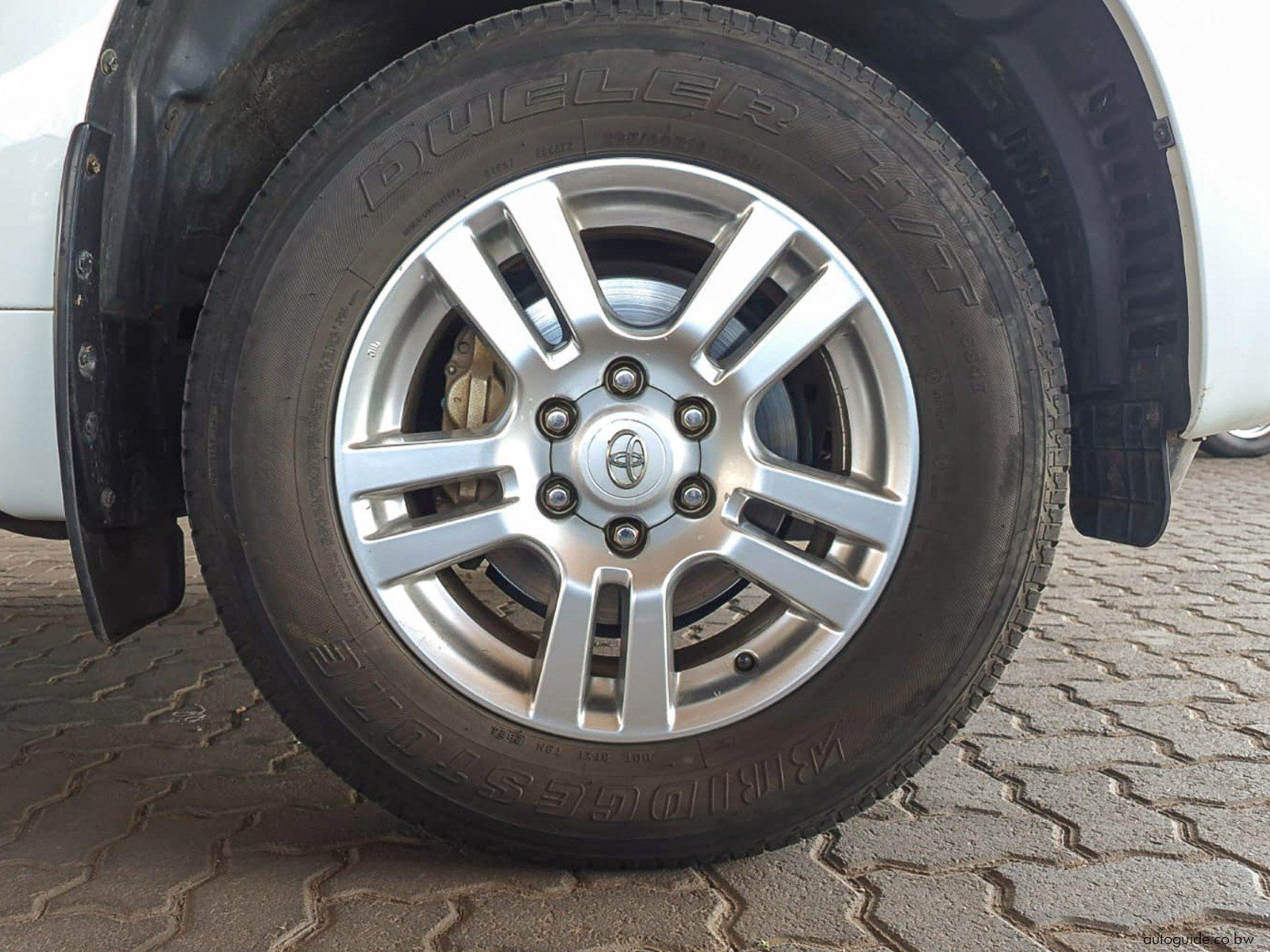 2013 Toyota Prado 3.0 D4D photo