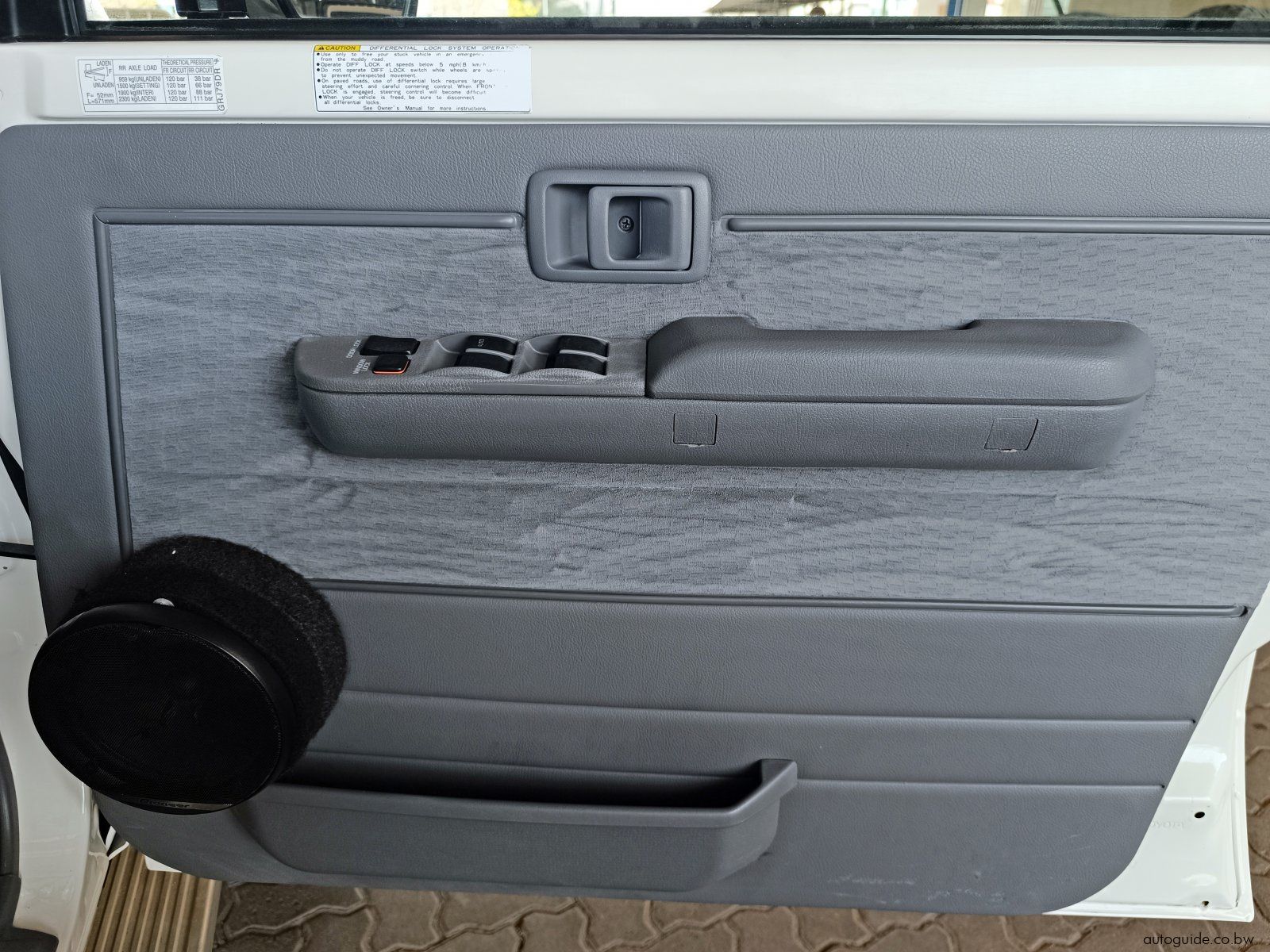 2020 Toyota Land Cruiser 4.5 V8 LX photo