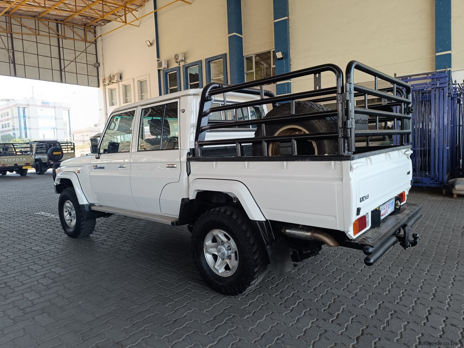 2020 Toyota Land Cruiser 4.5 V8 LX photo