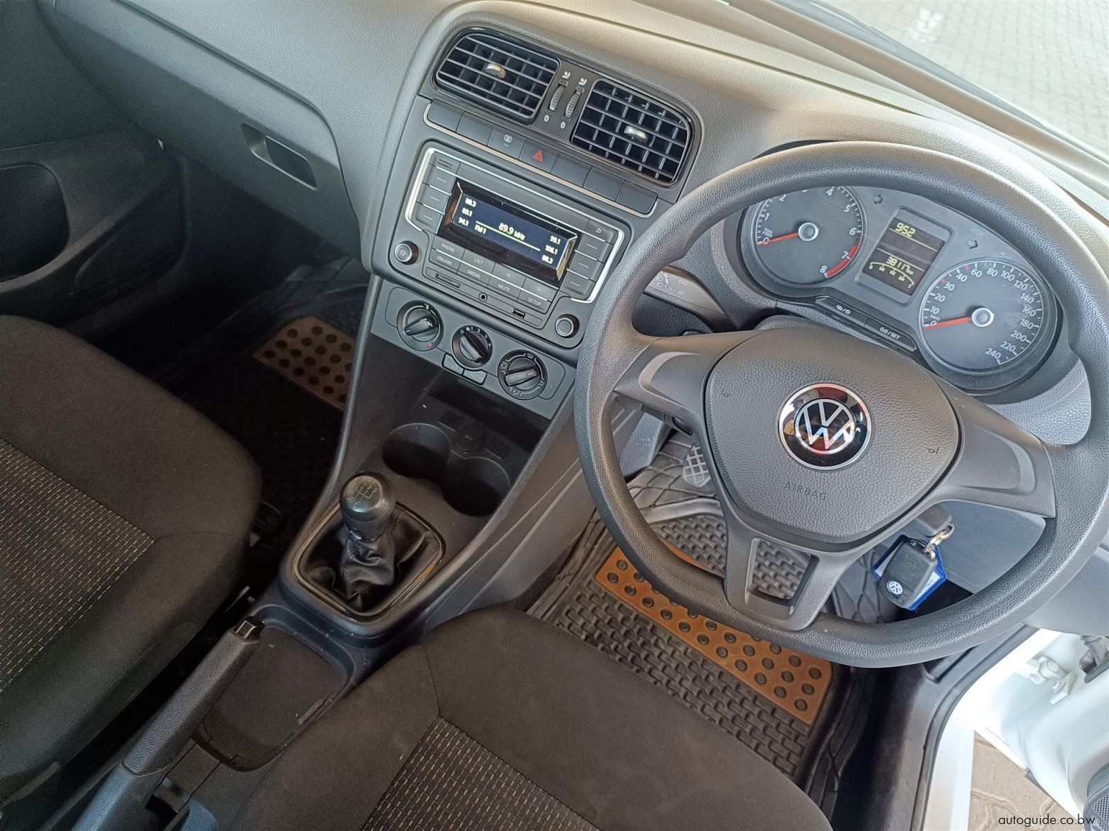 2023 Volkswagen Polo Vivo TSi 1.4L photo