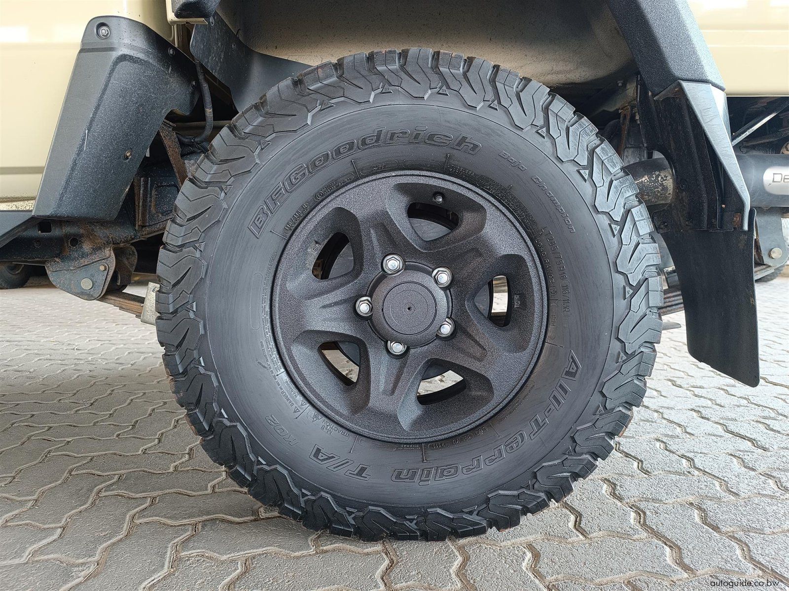 2020 Toyota Land Cruiser 4.5 V8 LX photo
