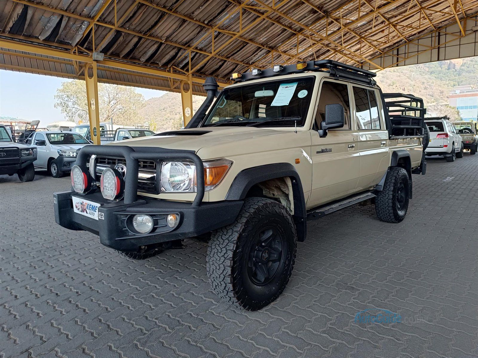 2020 Toyota Land Cruiser 4.5 V8 LX photo