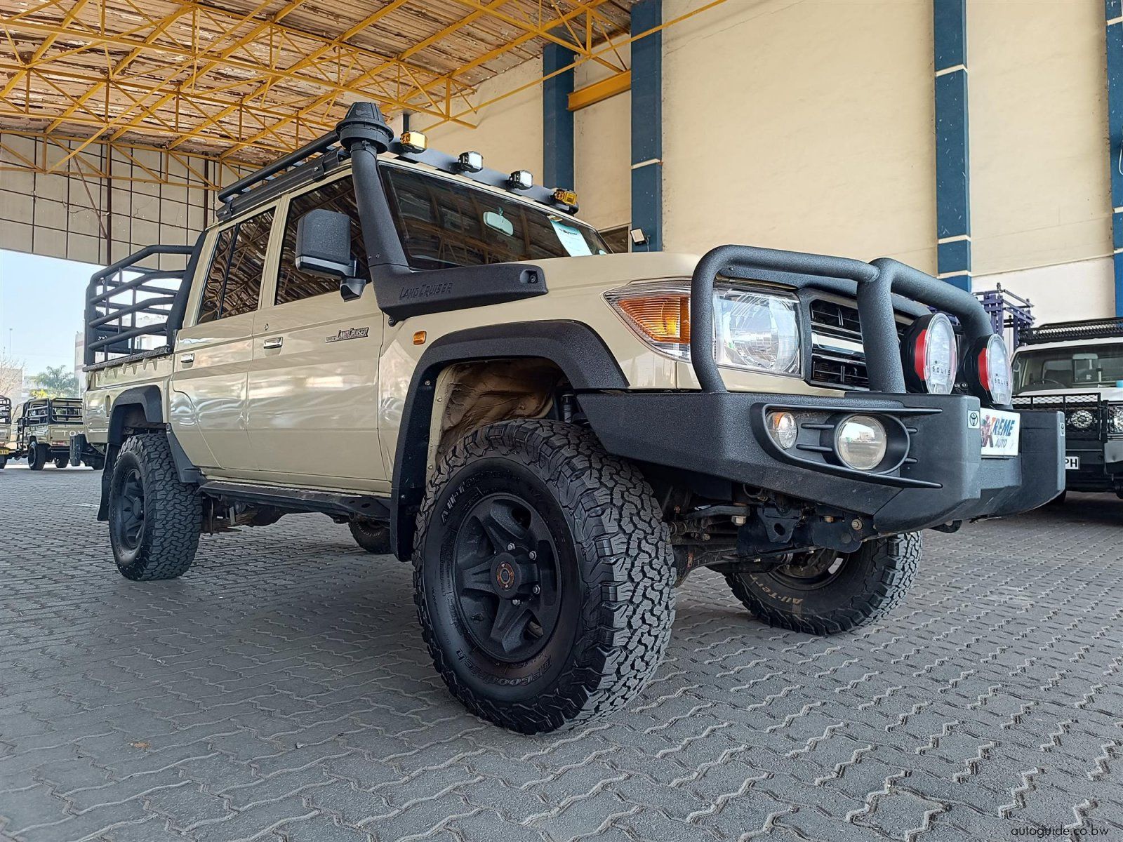 2020 Toyota Land Cruiser 4.5 V8 LX photo