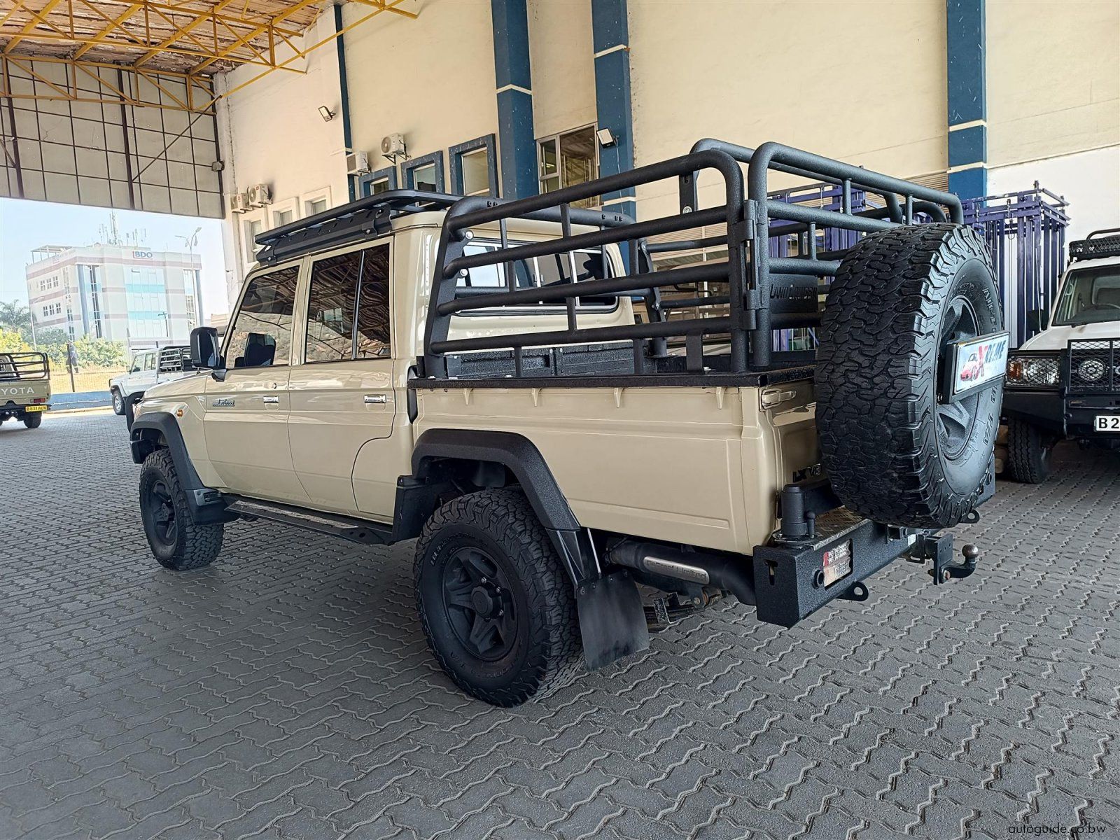 2020 Toyota Land Cruiser 4.5 V8 LX photo