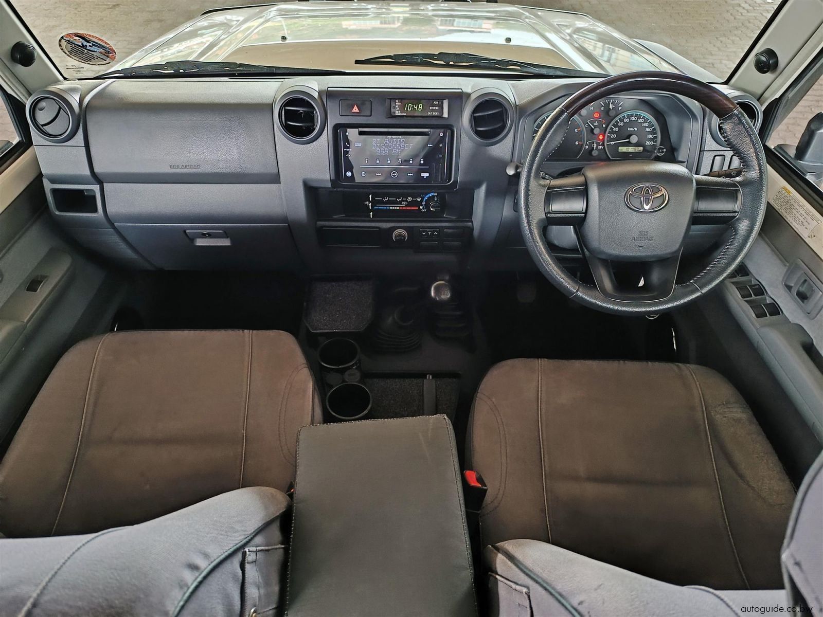 2020 Toyota Land Cruiser 4.5 V8 LX photo