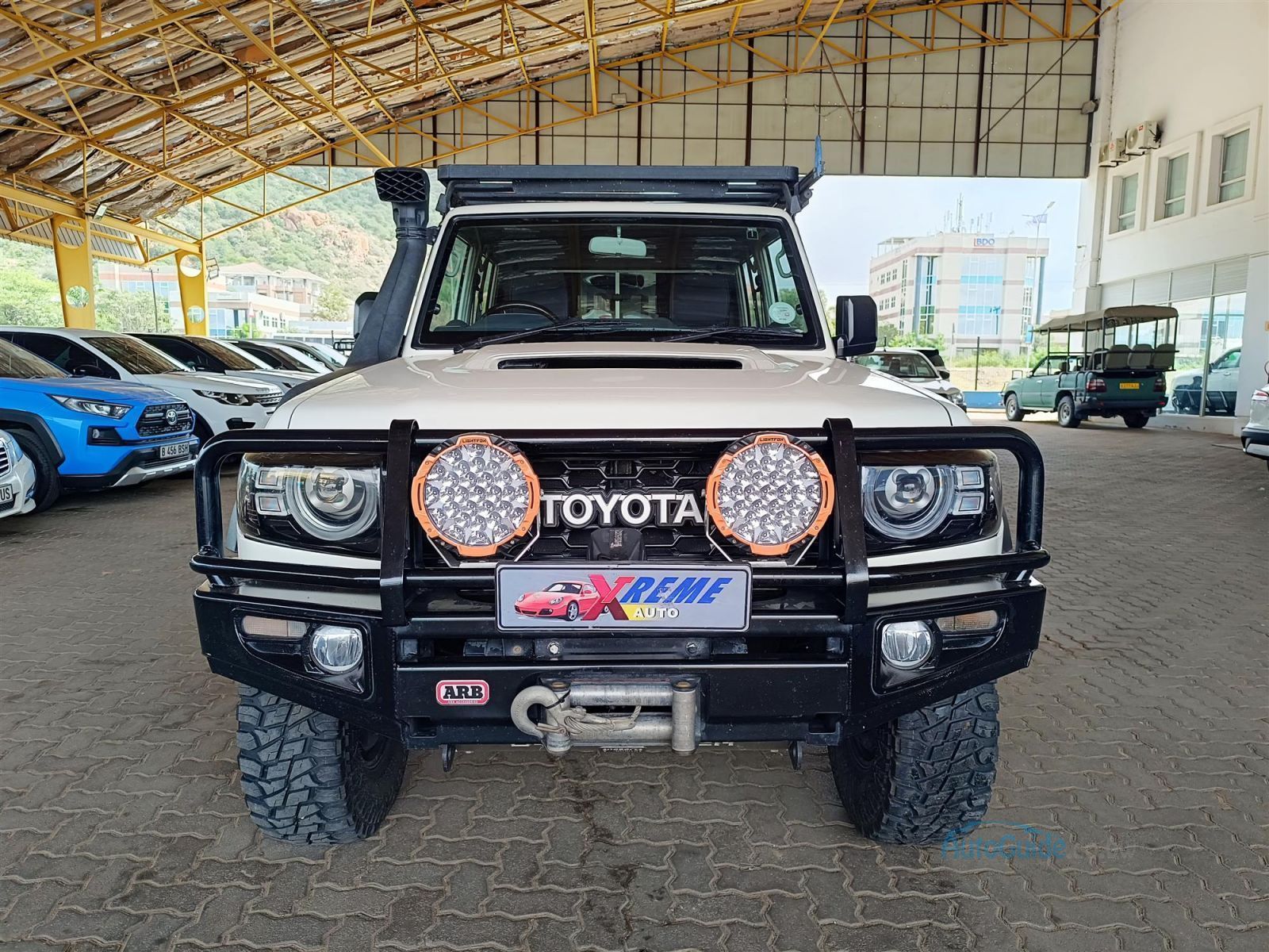 2020 Toyota Land Cruiser 4.5 V8 LX photo