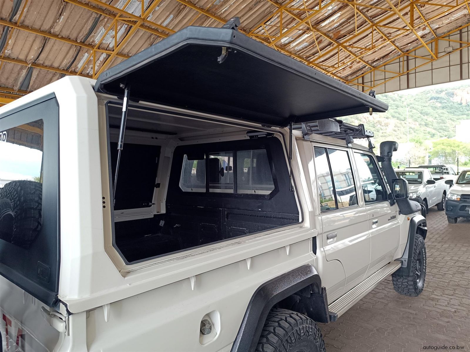 2020 Toyota Land Cruiser 4.5 V8 LX photo