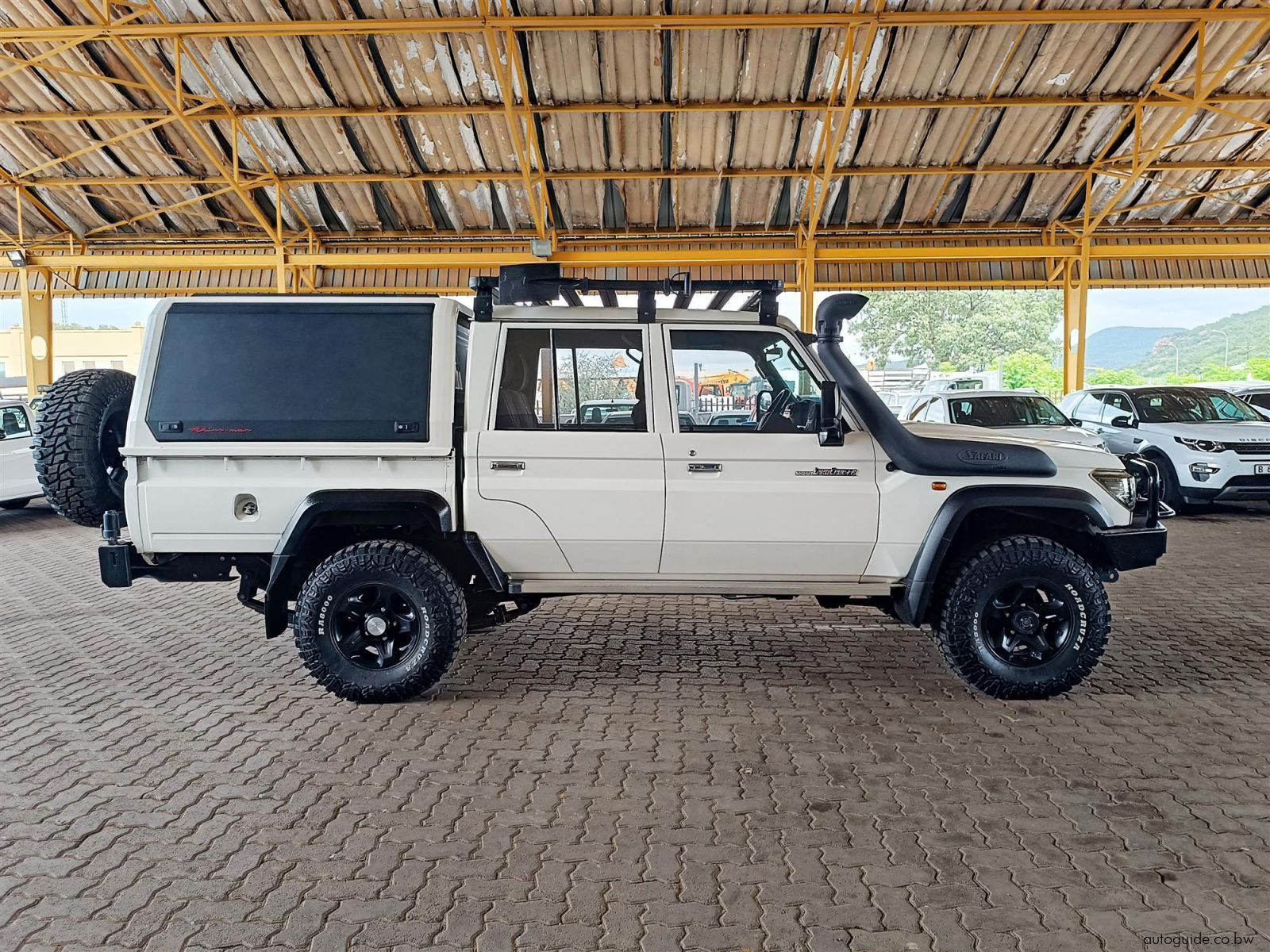 2020 Toyota Land Cruiser 4.5 V8 LX photo