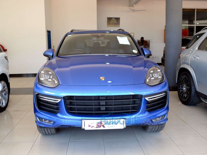 2017 Porsche Cayenne GTS for sale 82 721 Km Automatic transmission