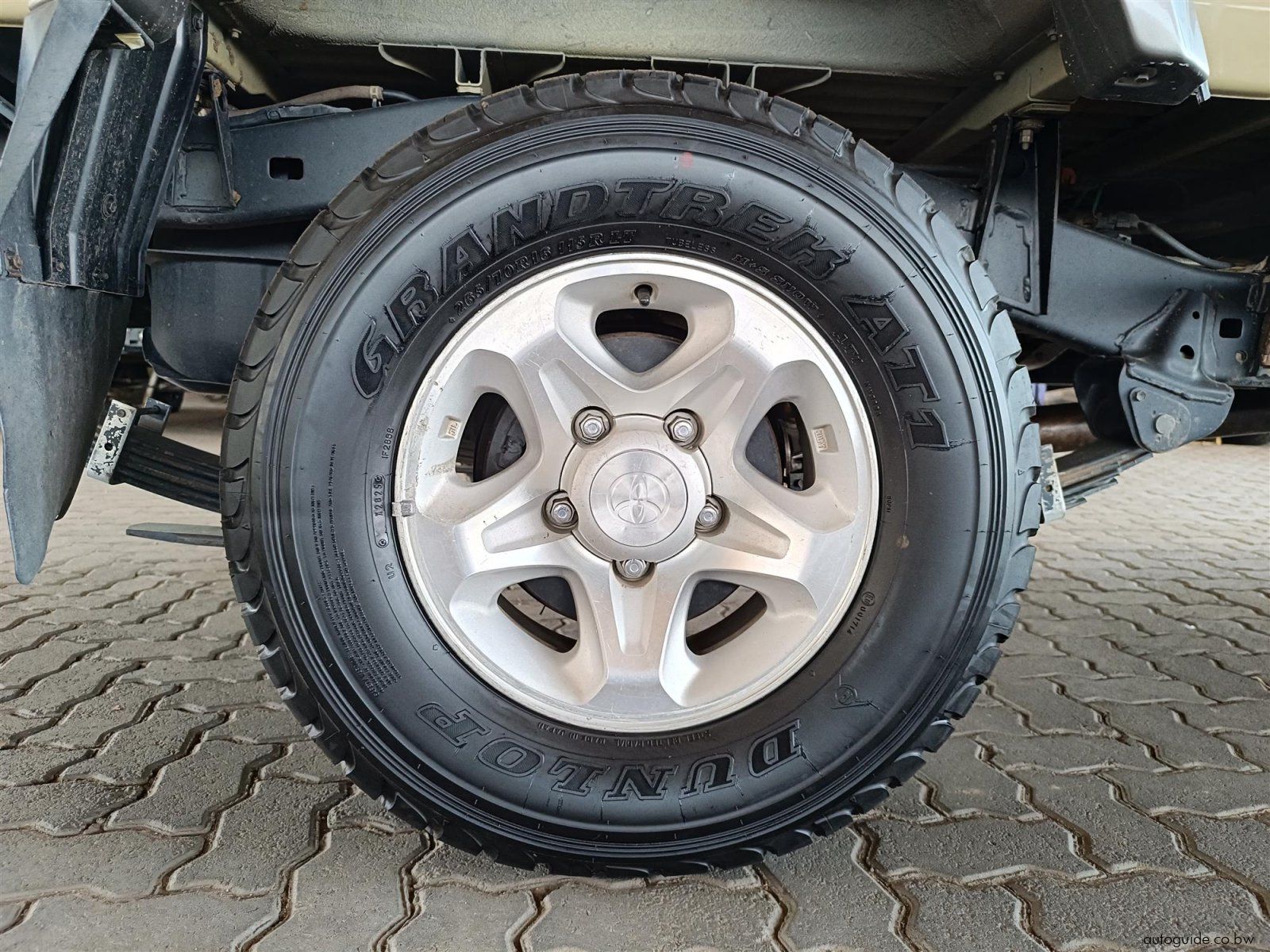 2022 Toyota Land Cruiser 4.0 V6 photo
