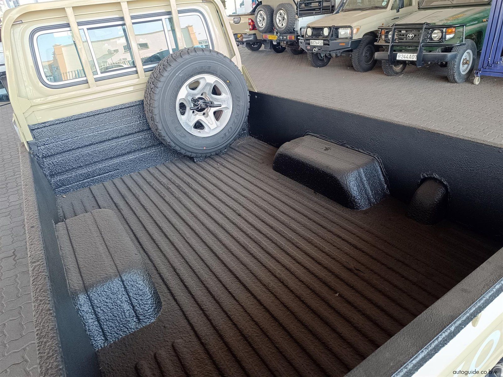 2022 Toyota Land Cruiser 4.0 V6 photo