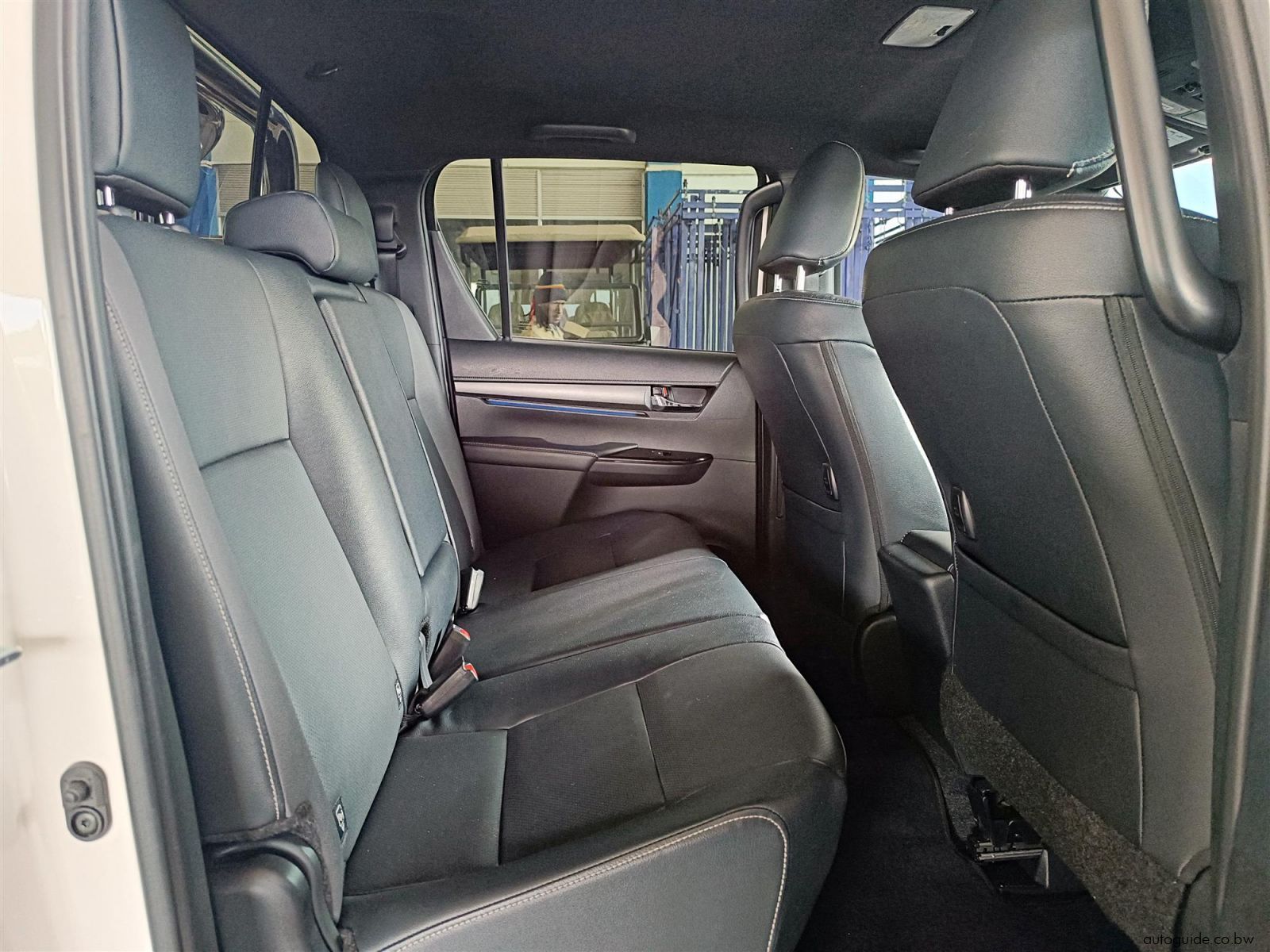2025 Toyota Hilux Legend 2.8 GD-6 4x4 A/T photo