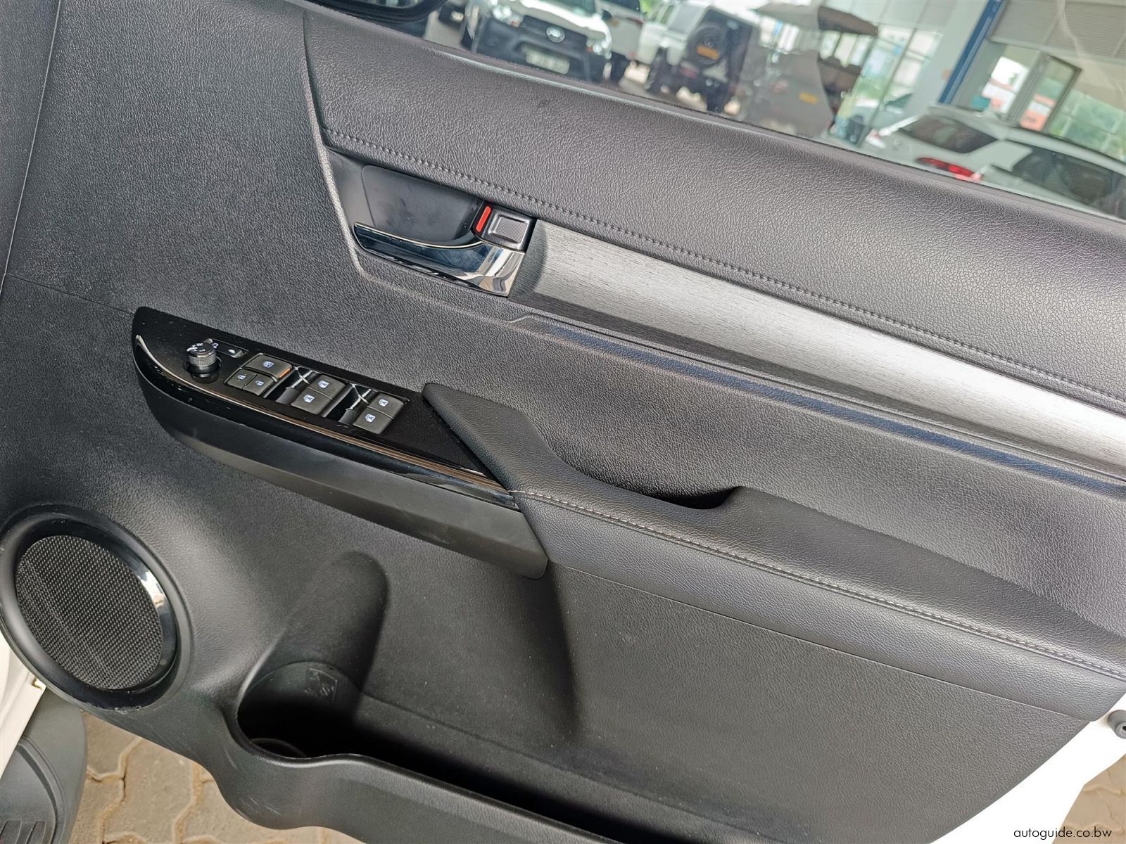 2025 Toyota Hilux Legend 2.8 GD-6 4x4 A/T photo