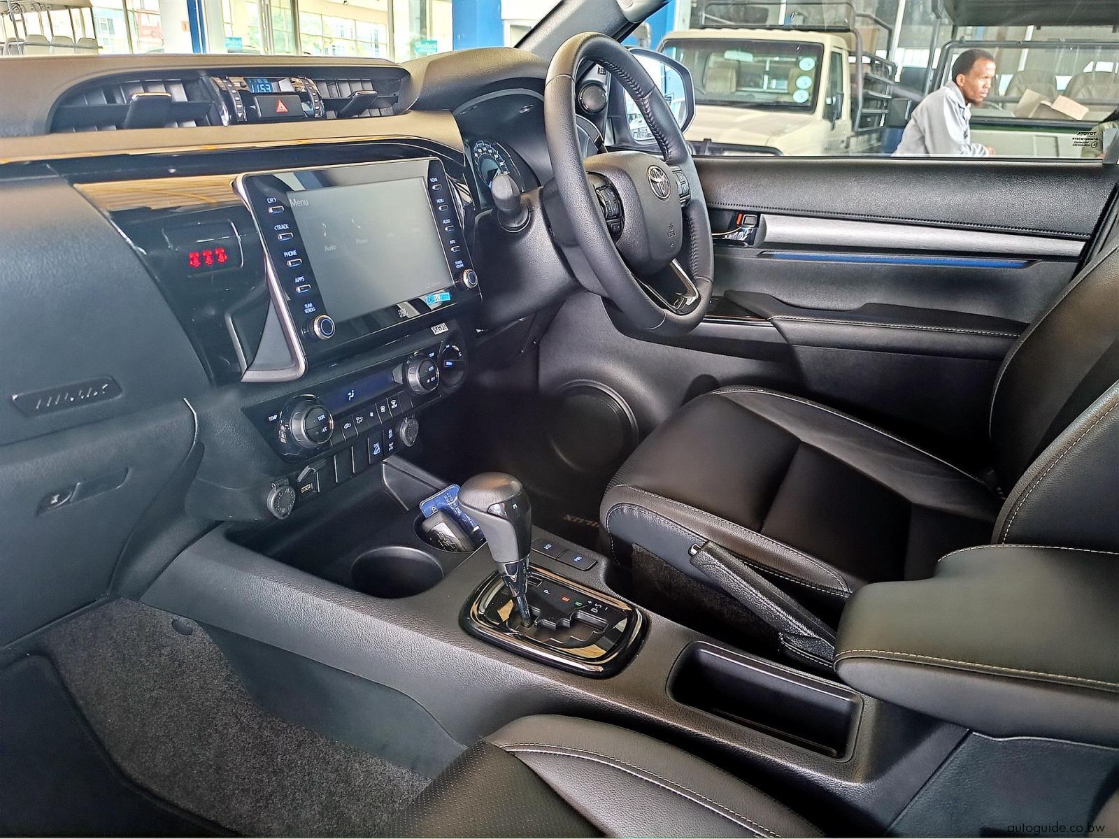2025 Toyota Hilux Legend 2.8 GD-6 4x4 A/T photo