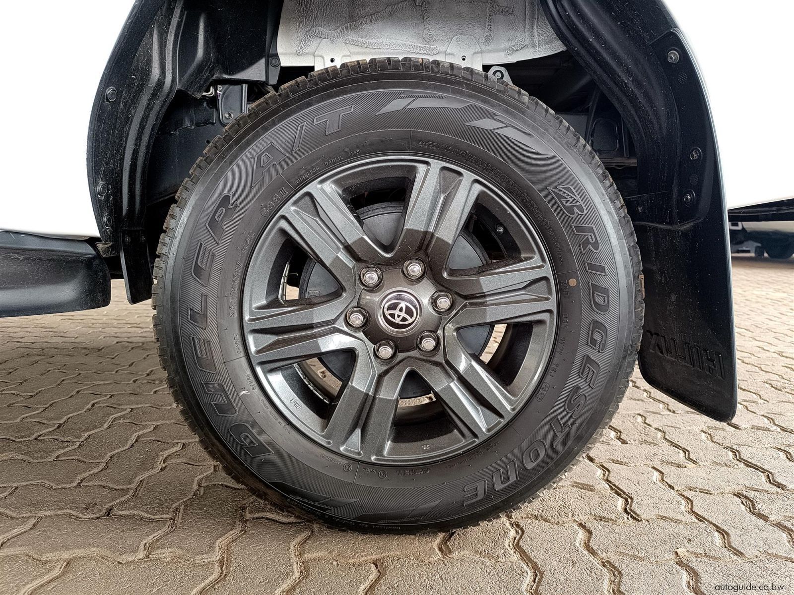 2022 Toyota Hilux Raider 2.4L GD-6 photo