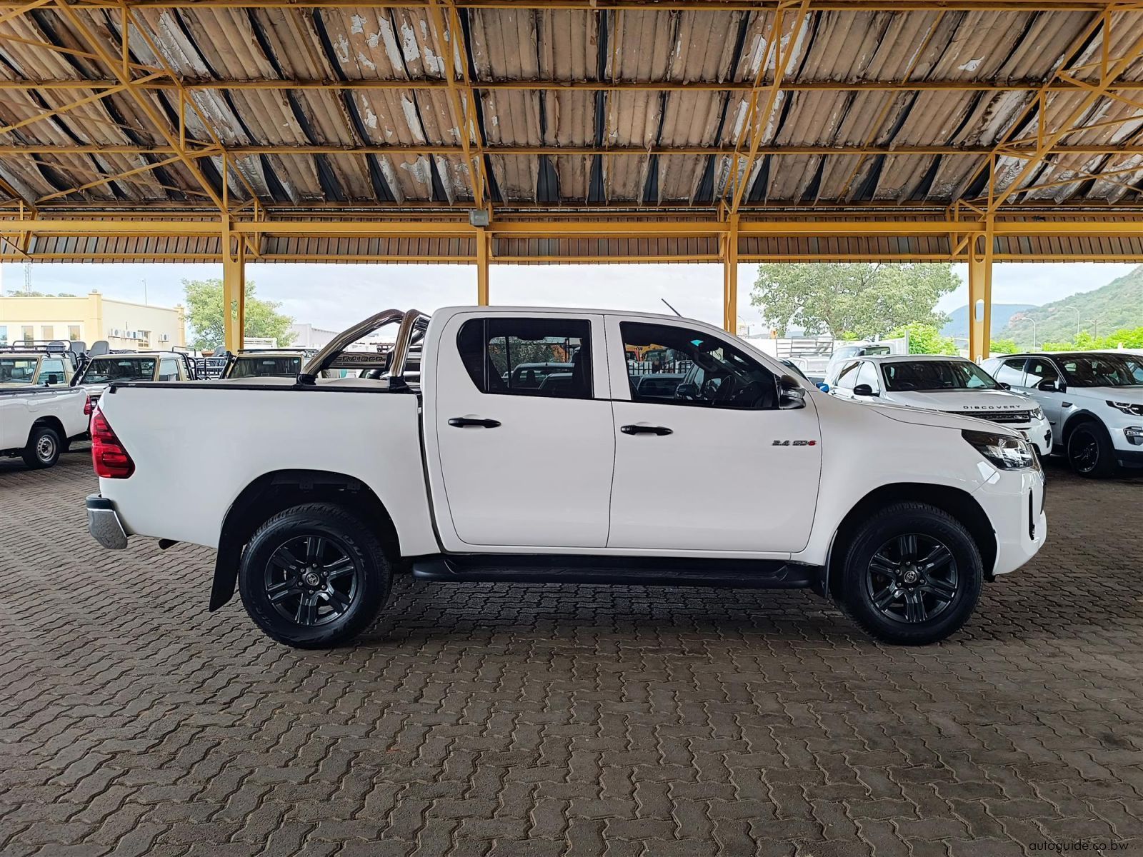 2022 Toyota Hilux Raider 2.4L GD-6 photo